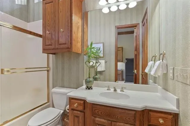 Single Family Residence For Rent in Collin County , 5327 Willow Wood Lane, Dallas, Texas 75252, 5 Bedroom, 5 Bathroom, 3 Garage spaces, 4,908 Sqft, built in 1990, Price $6,900, mls#21344617, Real Estate Agent in Dallas, Homes For Rent in Collin county, Homes For Rent in Dallas, Realtor in Dallas Texas, Real Estate Brokerage Independent Realty Texas, Luminita Cordes Realtor