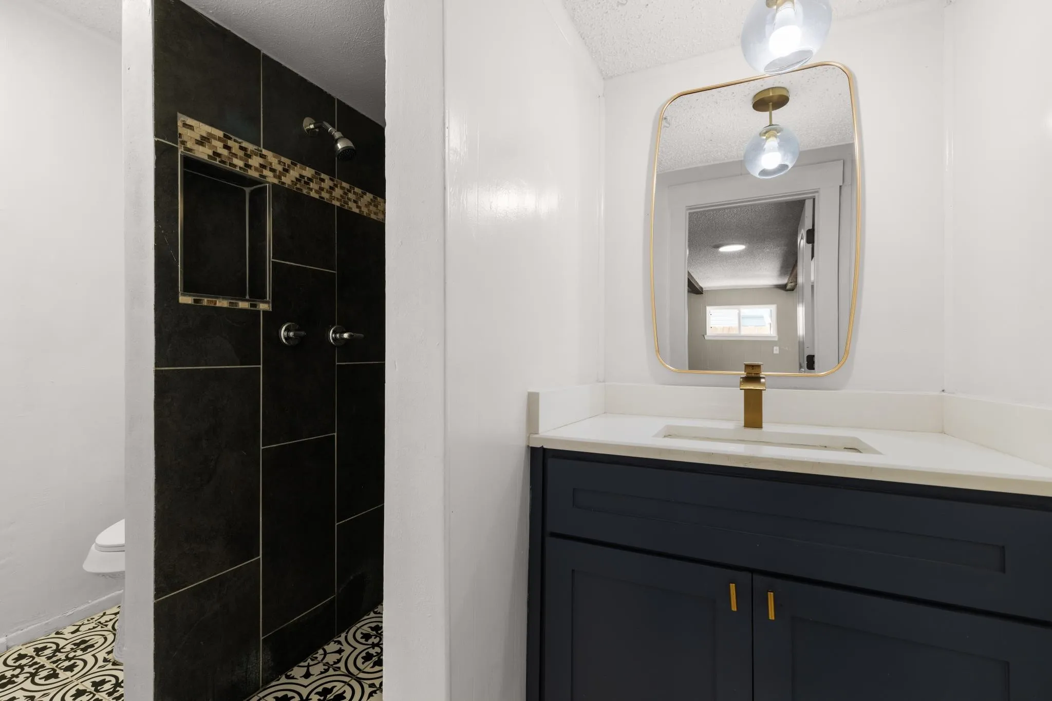 Single Family Residence For Sale in Tarrant County , 2915 Clinton Avenue, Fort Worth, Texas 76106, 3 Bedroom, 3 Bathroom, Garage spaces, 1,805 Sqft, built in 1965, mls#21356104, Real Estate Agent in Fort Worth, Homes For Sale in Tarrant county, Homes For Sale in Fort Worth, Realtor in Fort Worth Texas, Real Estate Brokerage Independent Realty Texas, Luminita Cordes Realtor