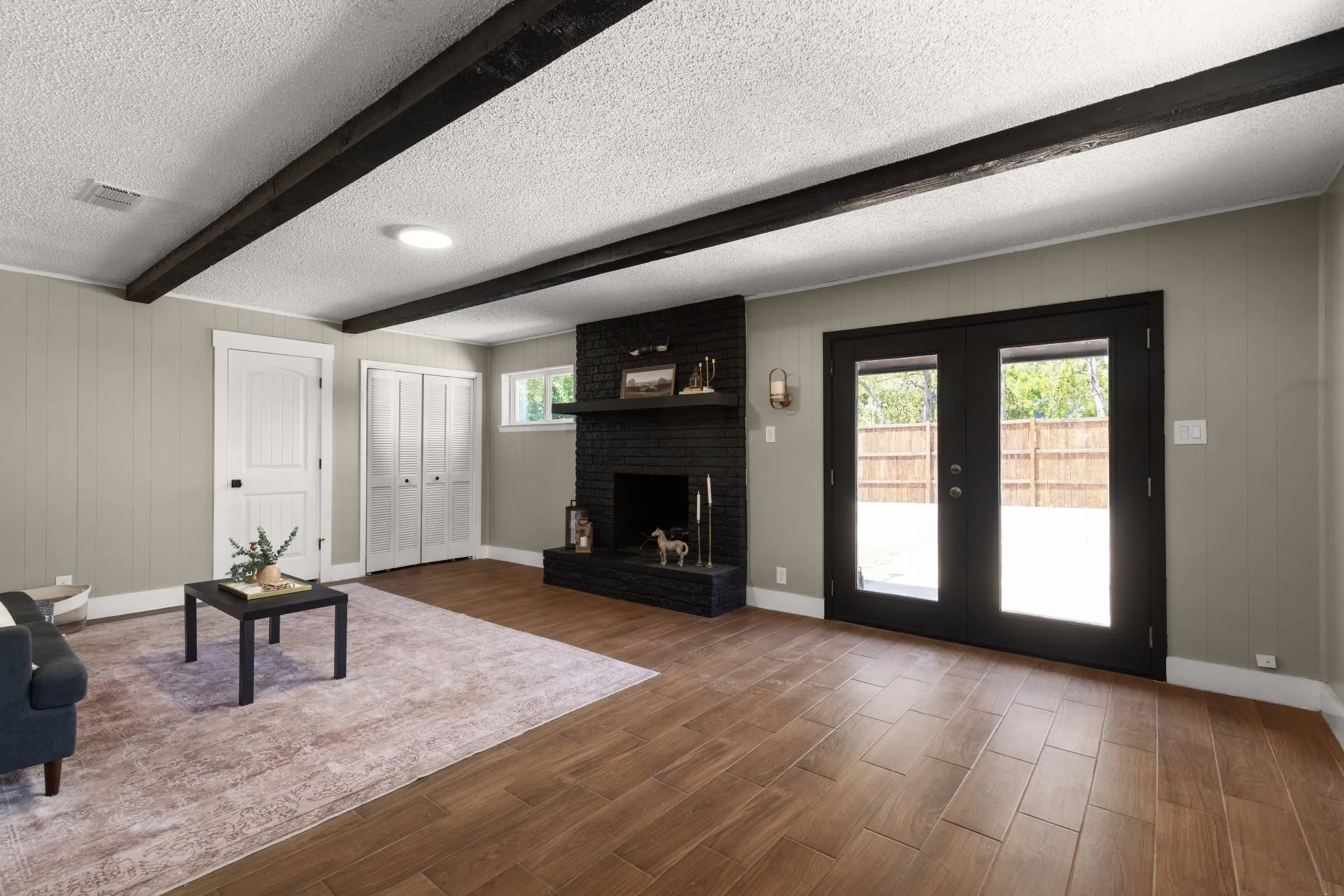 Single Family Residence For Sale in Tarrant County , 2915 Clinton Avenue, Fort Worth, Texas 76106, 3 Bedroom, 3 Bathroom, Garage spaces, 1,805 Sqft, built in 1965, mls#21356104, Real Estate Agent in Fort Worth, Homes For Sale in Tarrant county, Homes For Sale in Fort Worth, Realtor in Fort Worth Texas, Real Estate Brokerage Independent Realty Texas, Luminita Cordes Realtor