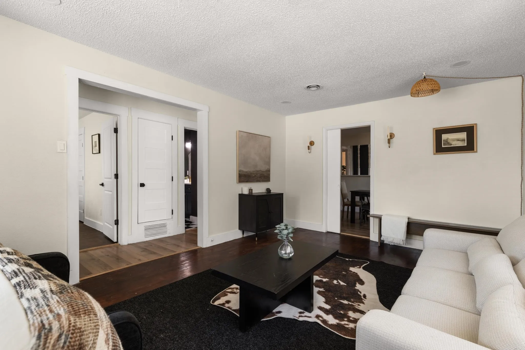 Single Family Residence For Sale in Tarrant County , 2915 Clinton Avenue, Fort Worth, Texas 76106, 3 Bedroom, 3 Bathroom, Garage spaces, 1,805 Sqft, built in 1965, mls#21356104, Real Estate Agent in Fort Worth, Homes For Sale in Tarrant county, Homes For Sale in Fort Worth, Realtor in Fort Worth Texas, Real Estate Brokerage Independent Realty Texas, Luminita Cordes Realtor