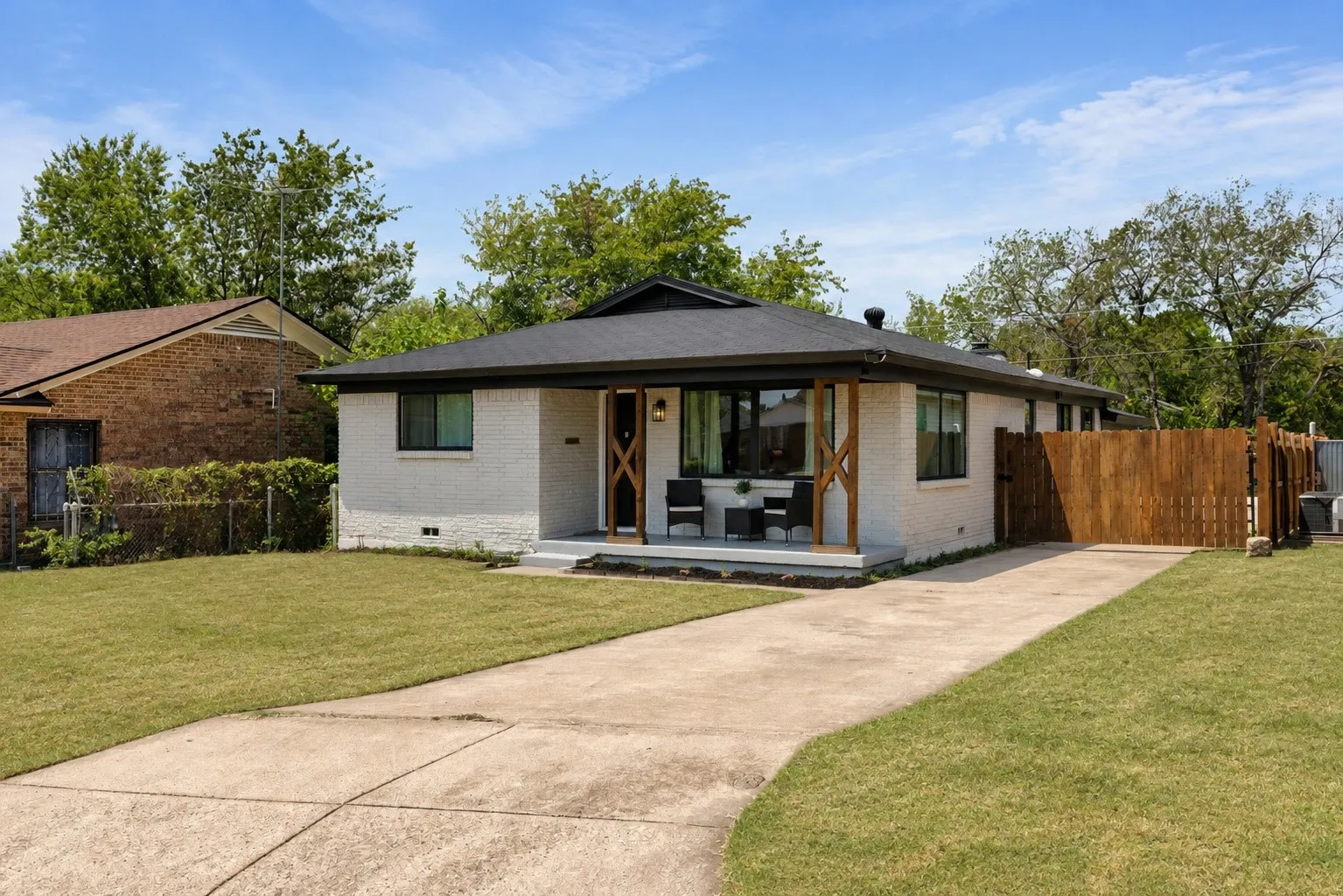 Single Family Residence For Sale in Tarrant County , 2915 Clinton Avenue, Fort Worth, Texas 76106, 3 Bedroom, 3 Bathroom, Garage spaces, 1,805 Sqft, built in 1965, mls#21356104, Real Estate Agent in Fort Worth, Homes For Sale in Tarrant county, Homes For Sale in Fort Worth, Realtor in Fort Worth Texas, Real Estate Brokerage Independent Realty Texas, Luminita Cordes Realtor