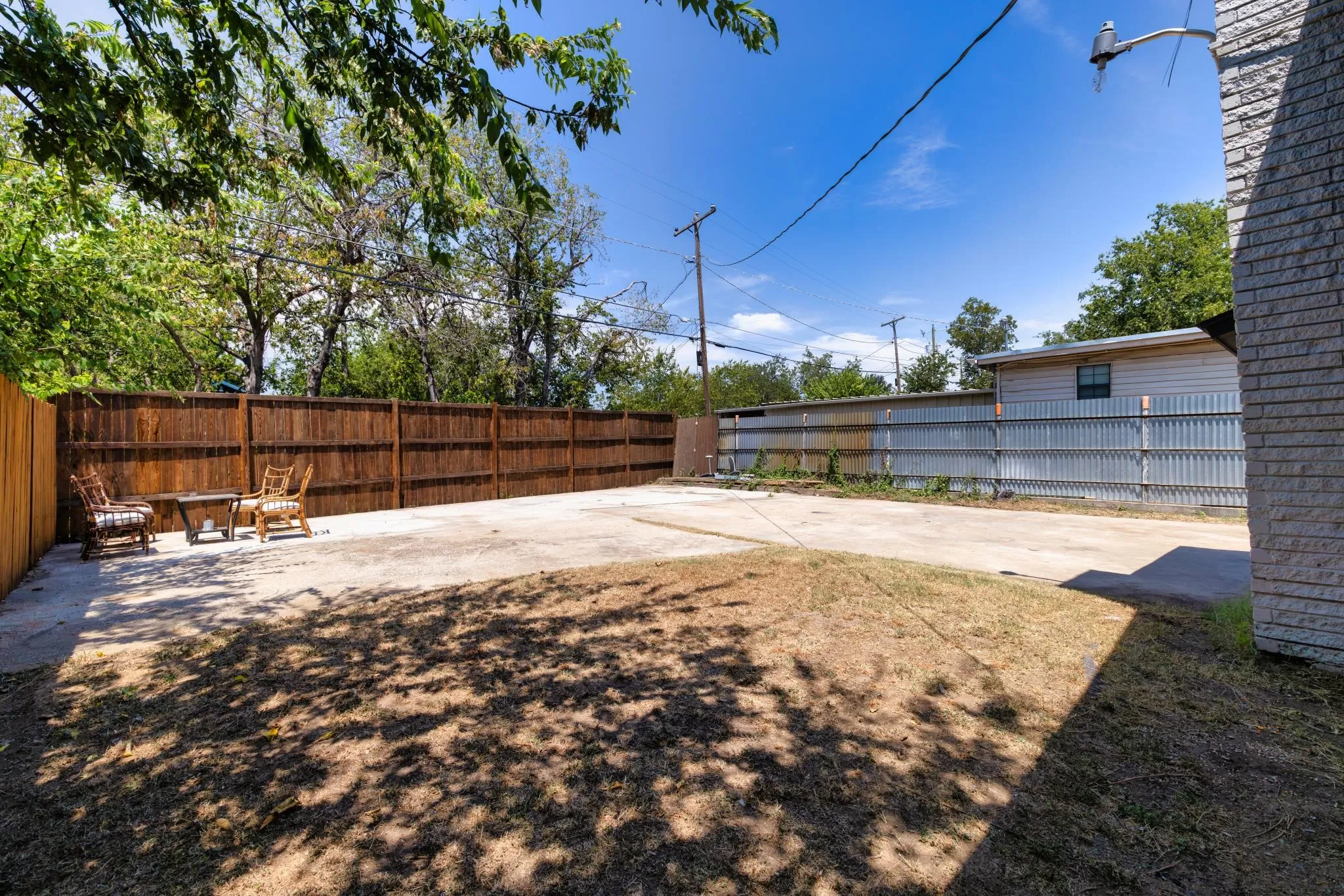 Single Family Residence For Sale in Tarrant County , 2915 Clinton Avenue, Fort Worth, Texas 76106, 3 Bedroom, 3 Bathroom, Garage spaces, 1,805 Sqft, built in 1965, mls#21356104, Real Estate Agent in Fort Worth, Homes For Sale in Tarrant county, Homes For Sale in Fort Worth, Realtor in Fort Worth Texas, Real Estate Brokerage Independent Realty Texas, Luminita Cordes Realtor