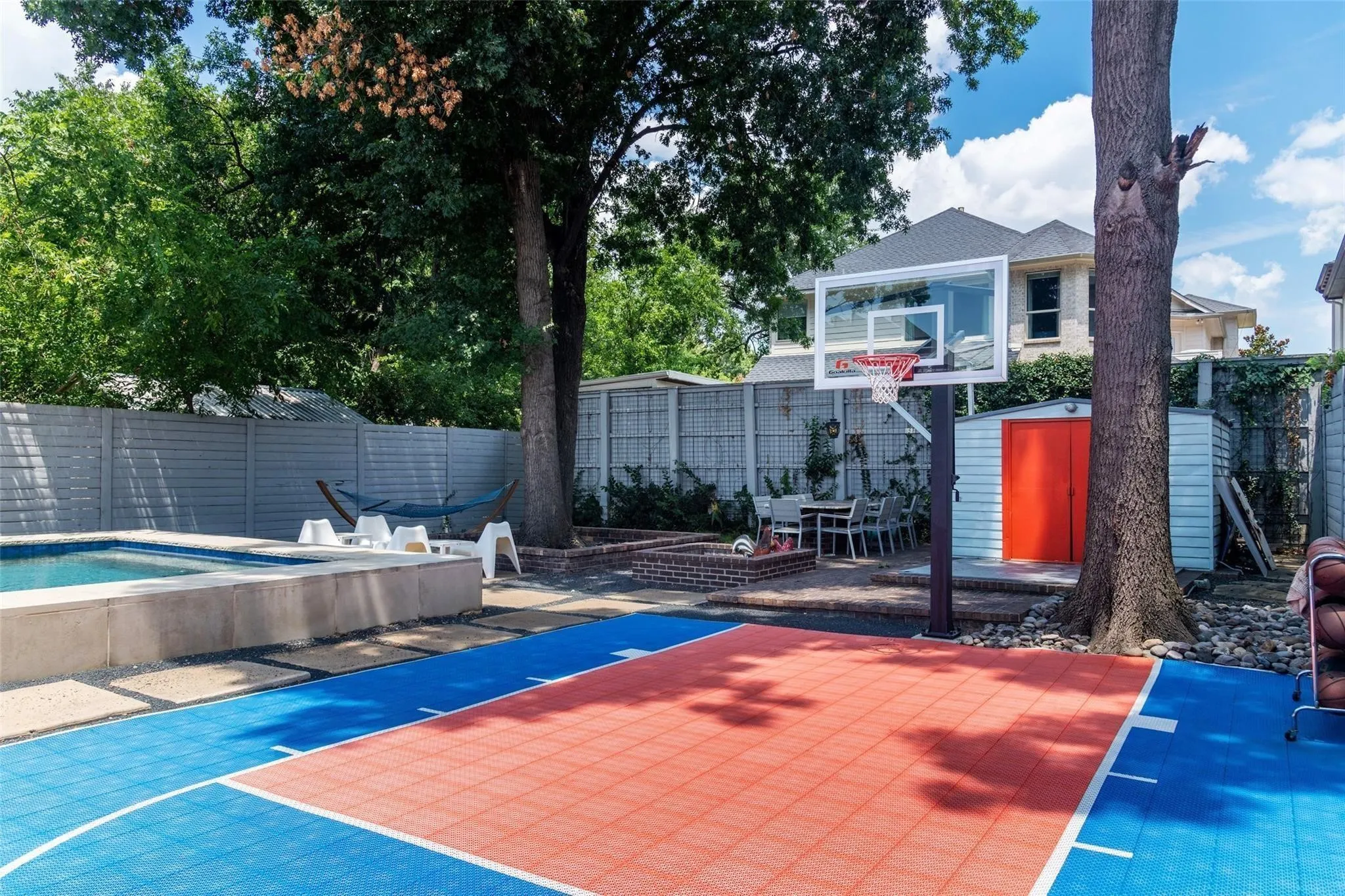 Single Family Residence For Rent in Dallas County , 4231 Merrell, Dallas, Texas 75229, 3 Bedroom, 2 Bathroom, 1 Garage spaces, 1,571 Sqft, built in 1952, mls#21356341, Real Estate Agent in Dallas, Homes For Rent in Dallas county, Homes For Rent in Dallas, Realtor in Dallas Texas, Real Estate Brokerage Independent Realty Texas, Luminita Cordes Realtor
