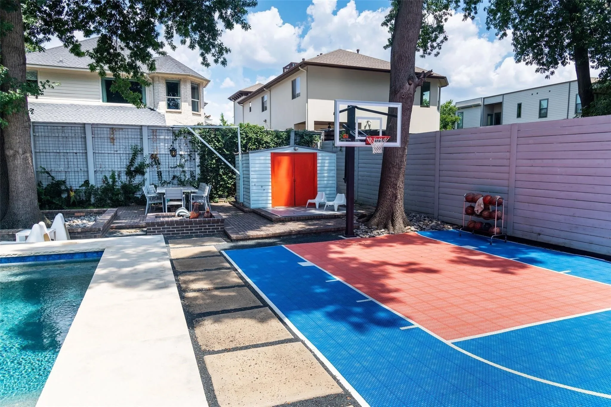 Single Family Residence For Rent in Dallas County , 4231 Merrell, Dallas, Texas 75229, 3 Bedroom, 2 Bathroom, 1 Garage spaces, 1,571 Sqft, built in 1952, mls#21356341, Real Estate Agent in Dallas, Homes For Rent in Dallas county, Homes For Rent in Dallas, Realtor in Dallas Texas, Real Estate Brokerage Independent Realty Texas, Luminita Cordes Realtor