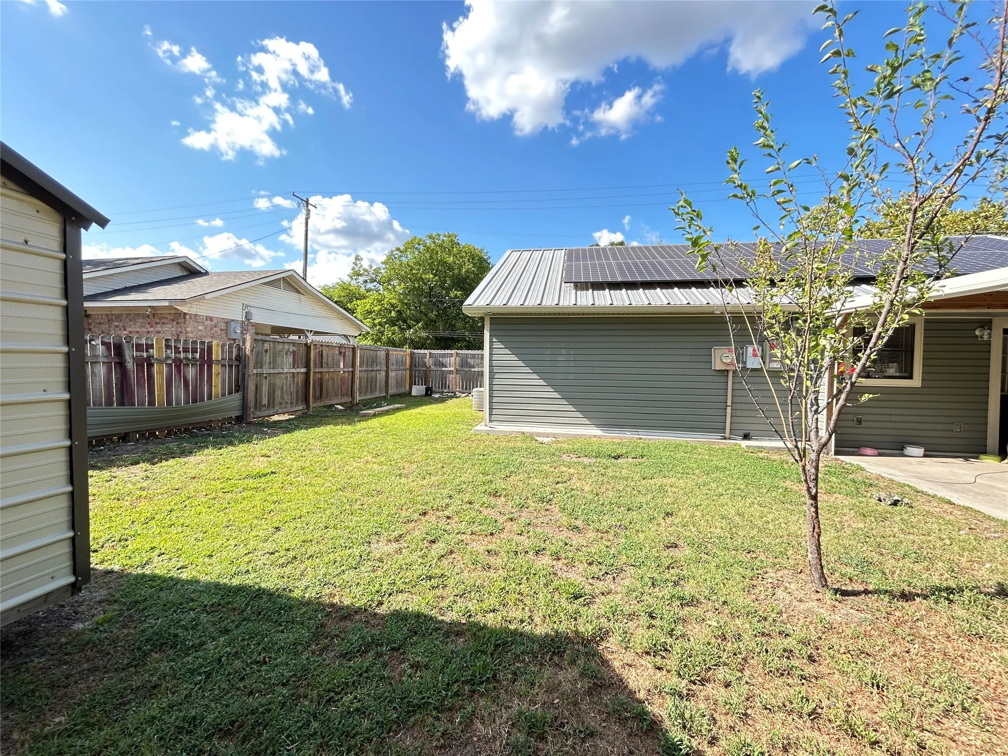 Single Family Residence For Sale in Hopkins County , 601 Locust Street S, Sulphur Springs, Texas 75482, 2 Bedroom, 1 Bathroom, Garage spaces, 1,042 Sqft, built in 1989, Price $175,000, mls#21356335, Real Estate Agent in Sulphur Springs, Homes For Sale in Hopkins county, Homes For Sale in Sulphur Springs, Realtor in Sulphur Springs Texas, Real Estate Brokerage Independent Realty Texas, Luminita Cordes Realtor