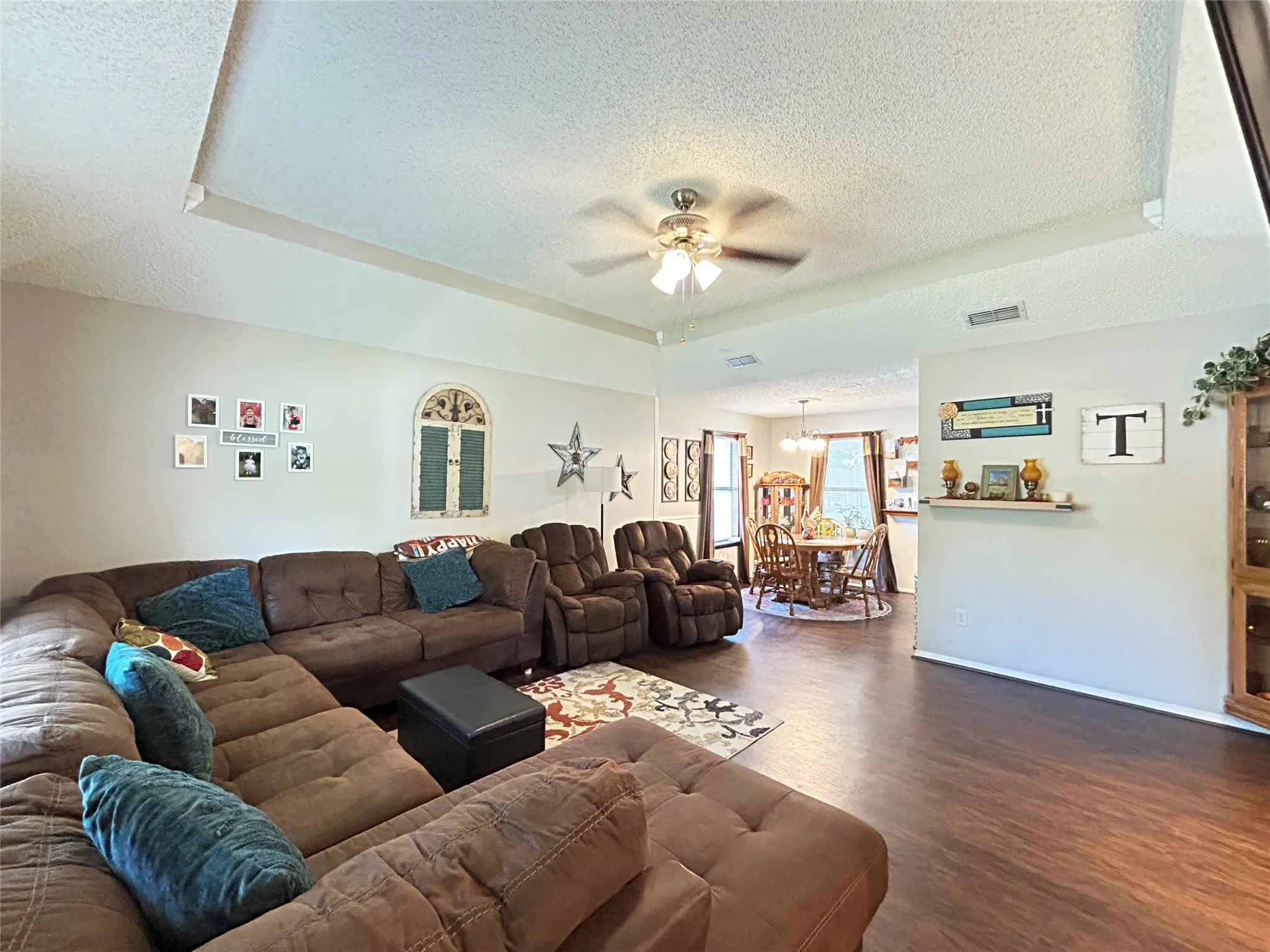 Single Family Residence For Sale in Hopkins County , 601 Locust Street S, Sulphur Springs, Texas 75482, 2 Bedroom, 1 Bathroom, Garage spaces, 1,042 Sqft, built in 1989, Price $175,000, mls#21356335, Real Estate Agent in Sulphur Springs, Homes For Sale in Hopkins county, Homes For Sale in Sulphur Springs, Realtor in Sulphur Springs Texas, Real Estate Brokerage Independent Realty Texas, Luminita Cordes Realtor