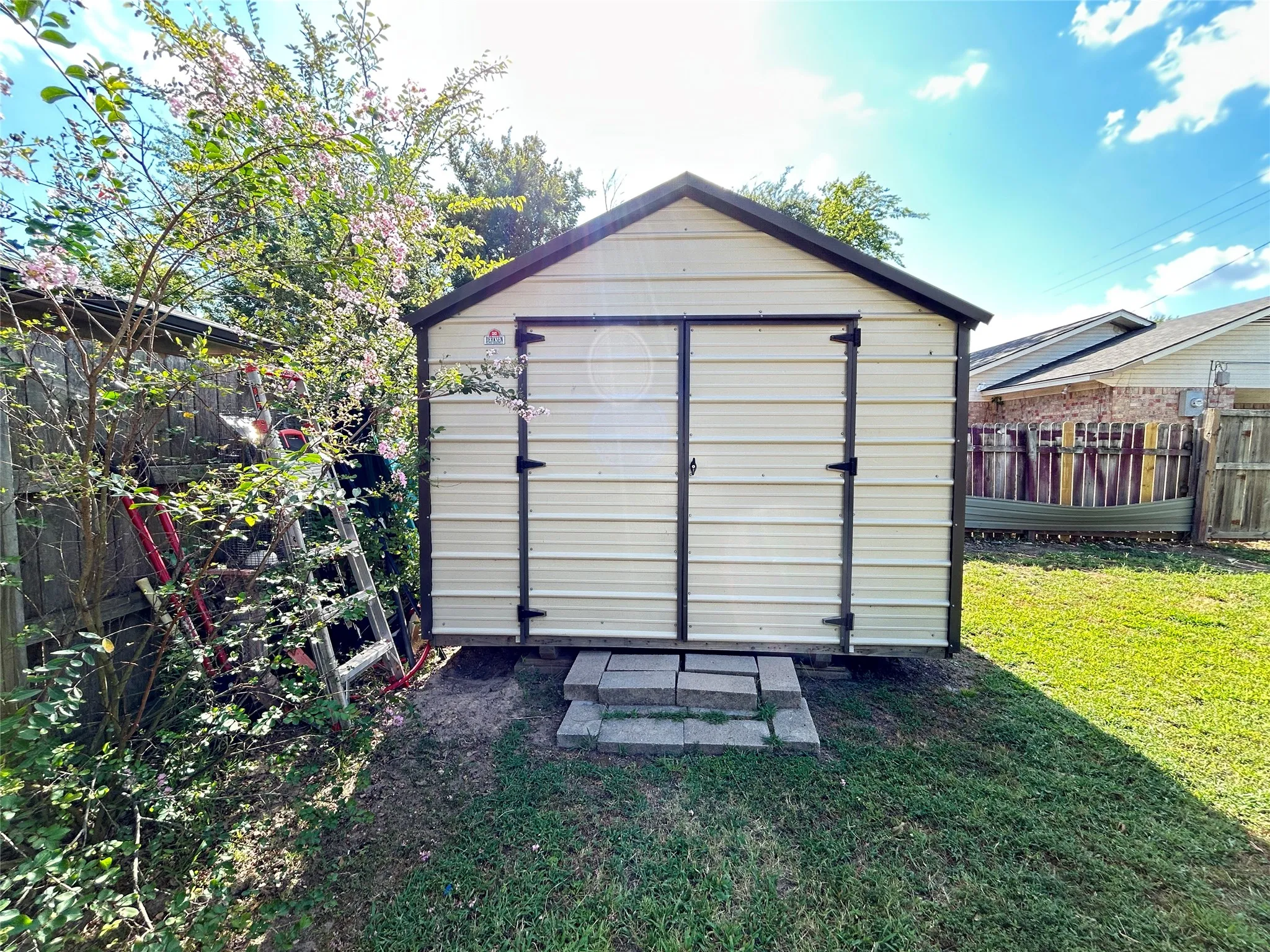 Single Family Residence For Sale in Hopkins County , 601 Locust Street S, Sulphur Springs, Texas 75482, 2 Bedroom, 1 Bathroom, Garage spaces, 1,042 Sqft, built in 1989, Price $175,000, mls#21356335, Real Estate Agent in Sulphur Springs, Homes For Sale in Hopkins county, Homes For Sale in Sulphur Springs, Realtor in Sulphur Springs Texas, Real Estate Brokerage Independent Realty Texas, Luminita Cordes Realtor