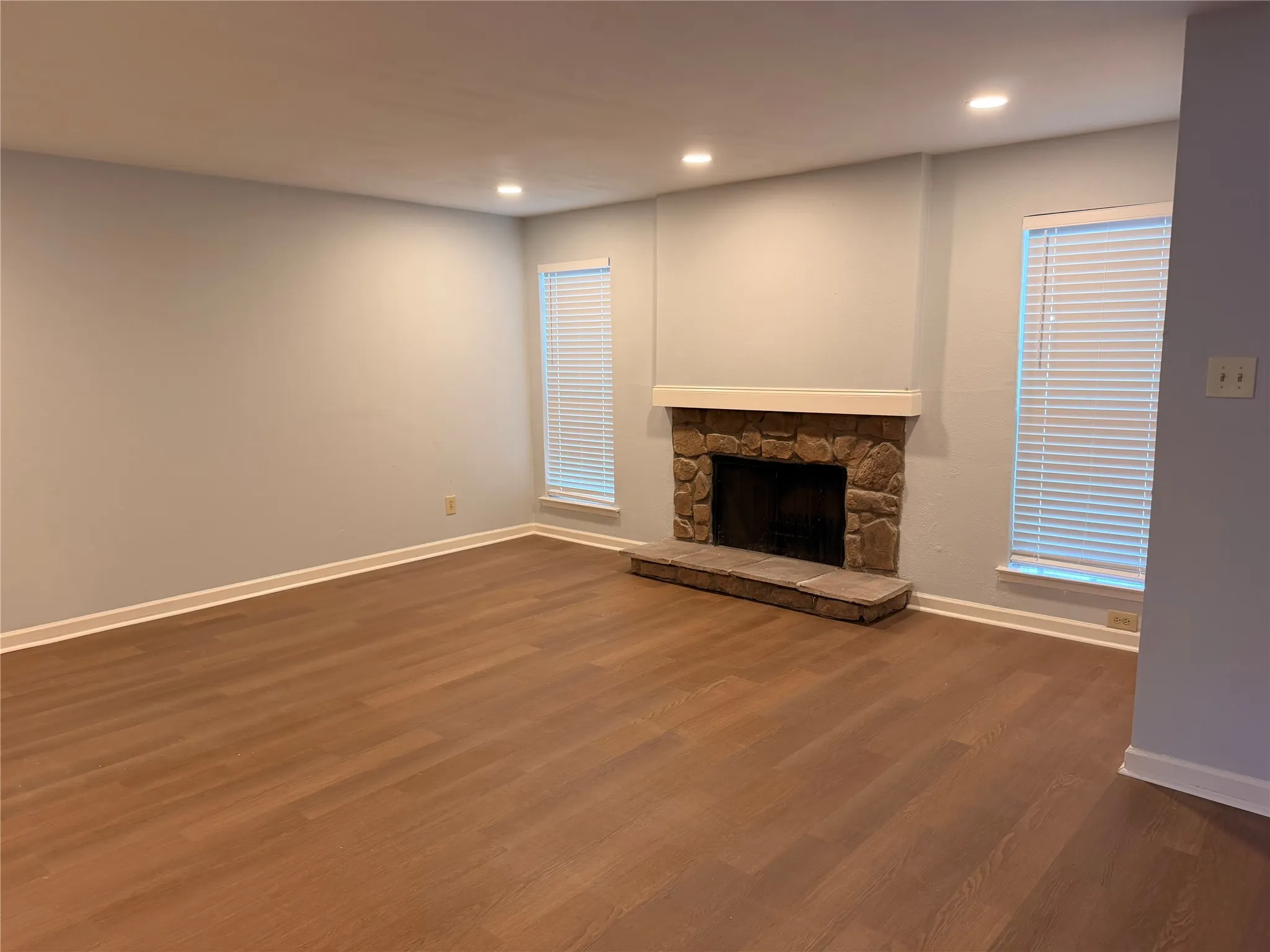 Condominium For Rent in Dallas County , 10650 Steppington Drive 101, Dallas, Texas 75230, 2 Bedroom, 2 Bathroom, Garage spaces, 1,197 Sqft, built in 1979, mls#21356385, Real Estate Agent in Dallas, Homes For Rent in Dallas county, Homes For Rent in Dallas, Realtor in Dallas Texas, Real Estate Brokerage Independent Realty Texas, Luminita Cordes Realtor