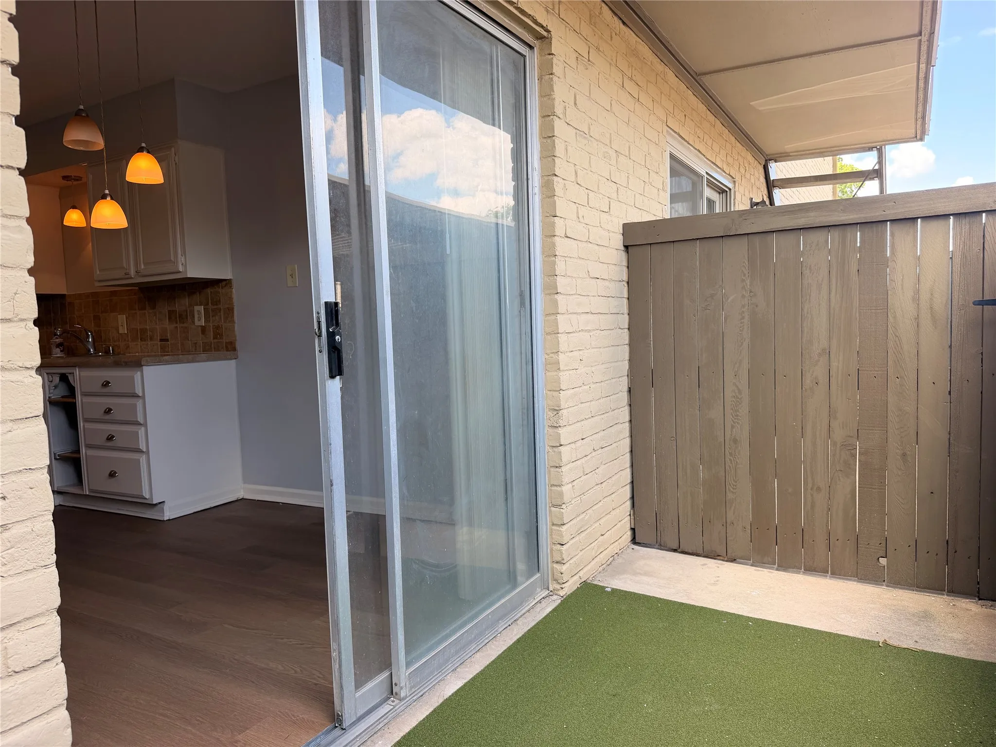 Condominium For Rent in Dallas County , 10650 Steppington Drive 101, Dallas, Texas 75230, 2 Bedroom, 2 Bathroom, Garage spaces, 1,197 Sqft, built in 1979, mls#21356385, Real Estate Agent in Dallas, Homes For Rent in Dallas county, Homes For Rent in Dallas, Realtor in Dallas Texas, Real Estate Brokerage Independent Realty Texas, Luminita Cordes Realtor