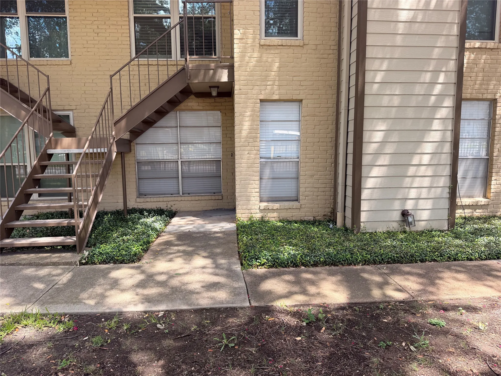 Condominium For Rent in Dallas County , 10650 Steppington Drive 101, Dallas, Texas 75230, 2 Bedroom, 2 Bathroom, Garage spaces, 1,197 Sqft, built in 1979, mls#21356385, Real Estate Agent in Dallas, Homes For Rent in Dallas county, Homes For Rent in Dallas, Realtor in Dallas Texas, Real Estate Brokerage Independent Realty Texas, Luminita Cordes Realtor