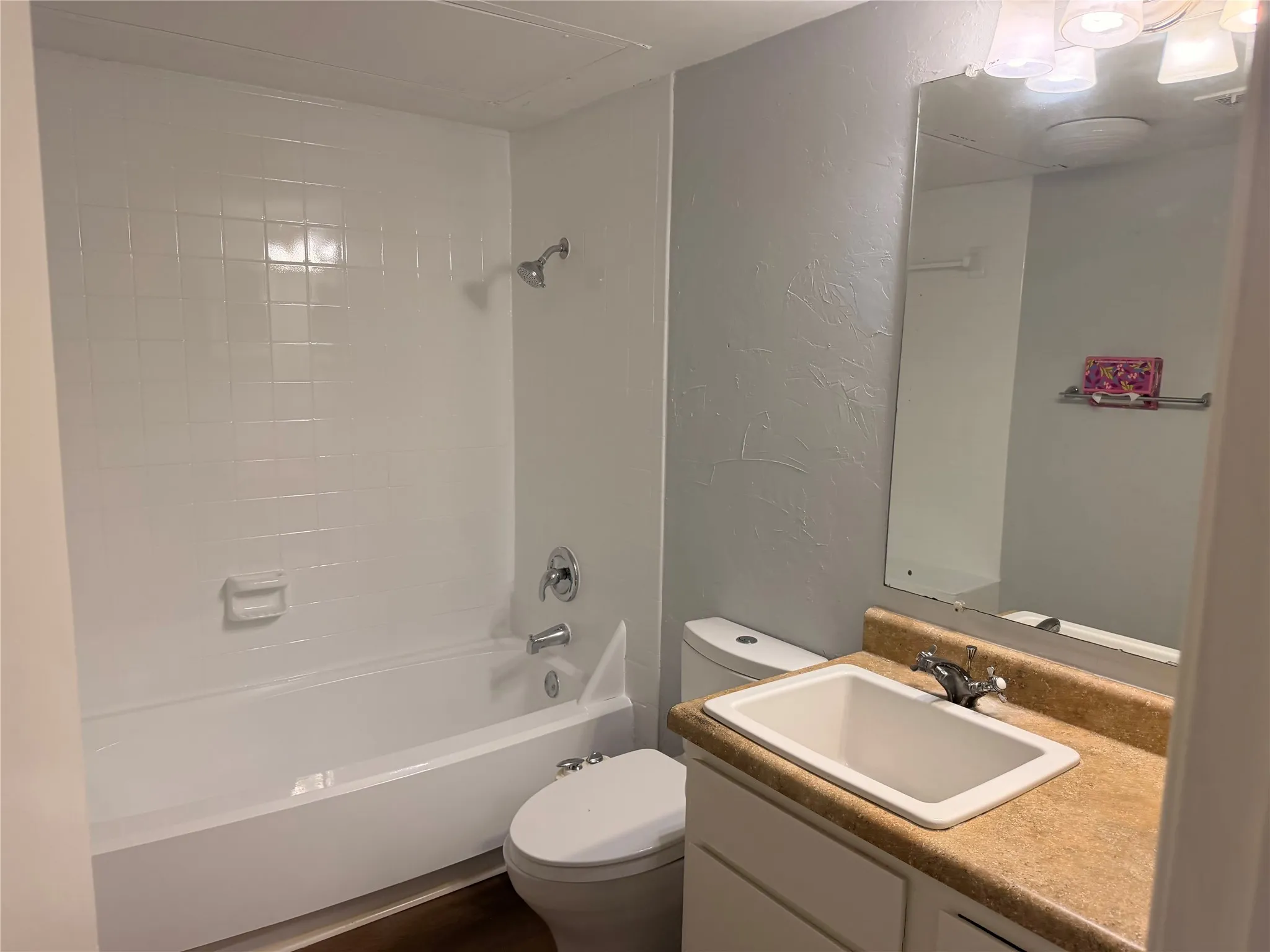 Condominium For Rent in Dallas County , 10650 Steppington Drive 101, Dallas, Texas 75230, 2 Bedroom, 2 Bathroom, Garage spaces, 1,197 Sqft, built in 1979, mls#21356385, Real Estate Agent in Dallas, Homes For Rent in Dallas county, Homes For Rent in Dallas, Realtor in Dallas Texas, Real Estate Brokerage Independent Realty Texas, Luminita Cordes Realtor