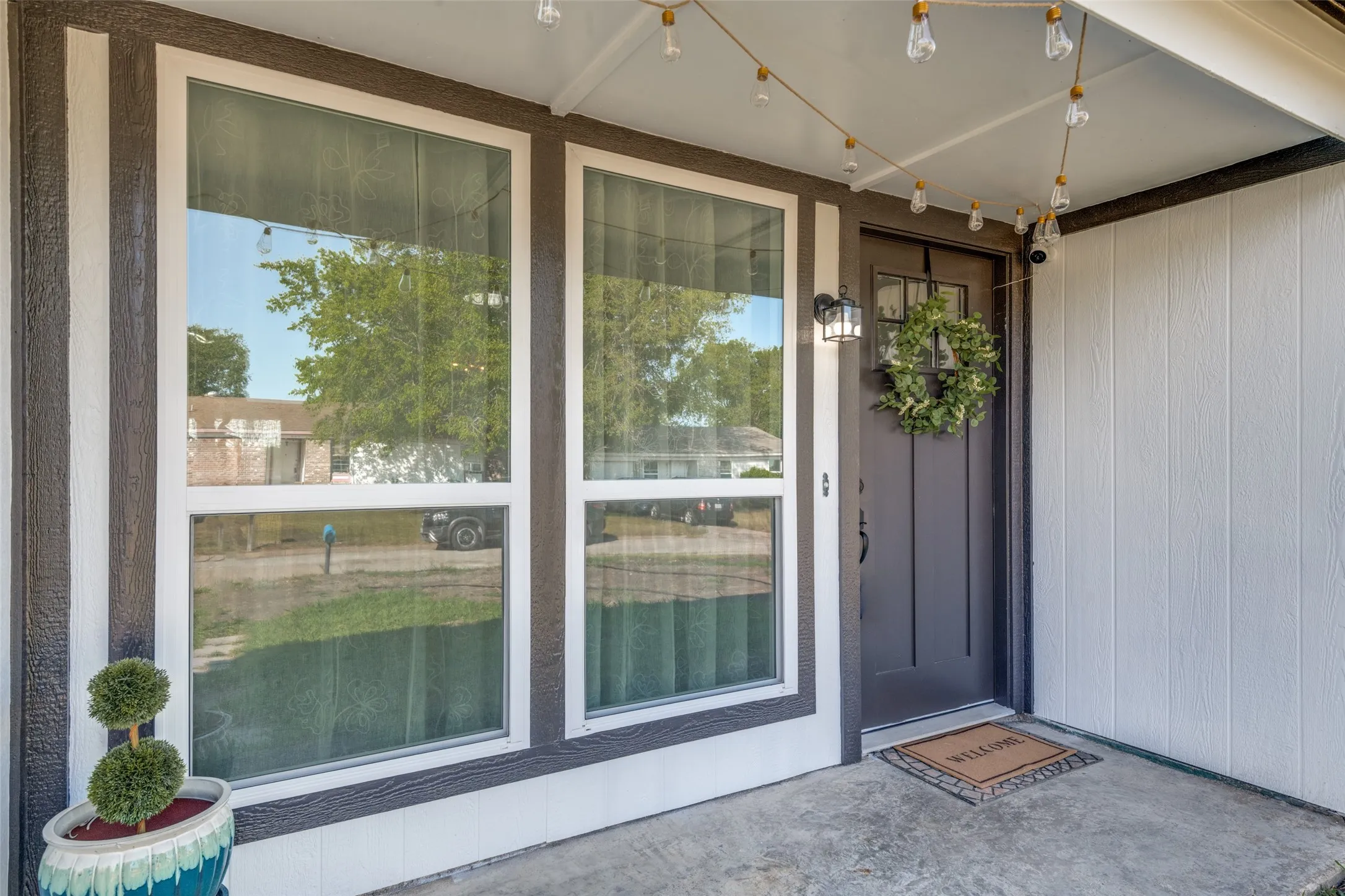 Single Family Residence For Sale in Dallas County , 208 Woodgrove Street, Mesquite, Texas 75181, 3 Bedroom, 2 Bathroom, 1 Garage spaces, 1,154 Sqft, built in 1973, mls#21339355, Real Estate Agent in Mesquite, Homes For Sale in Dallas county, Homes For Sale in Mesquite, Realtor in Mesquite Texas, Real Estate Brokerage Independent Realty Texas, Luminita Cordes Realtor