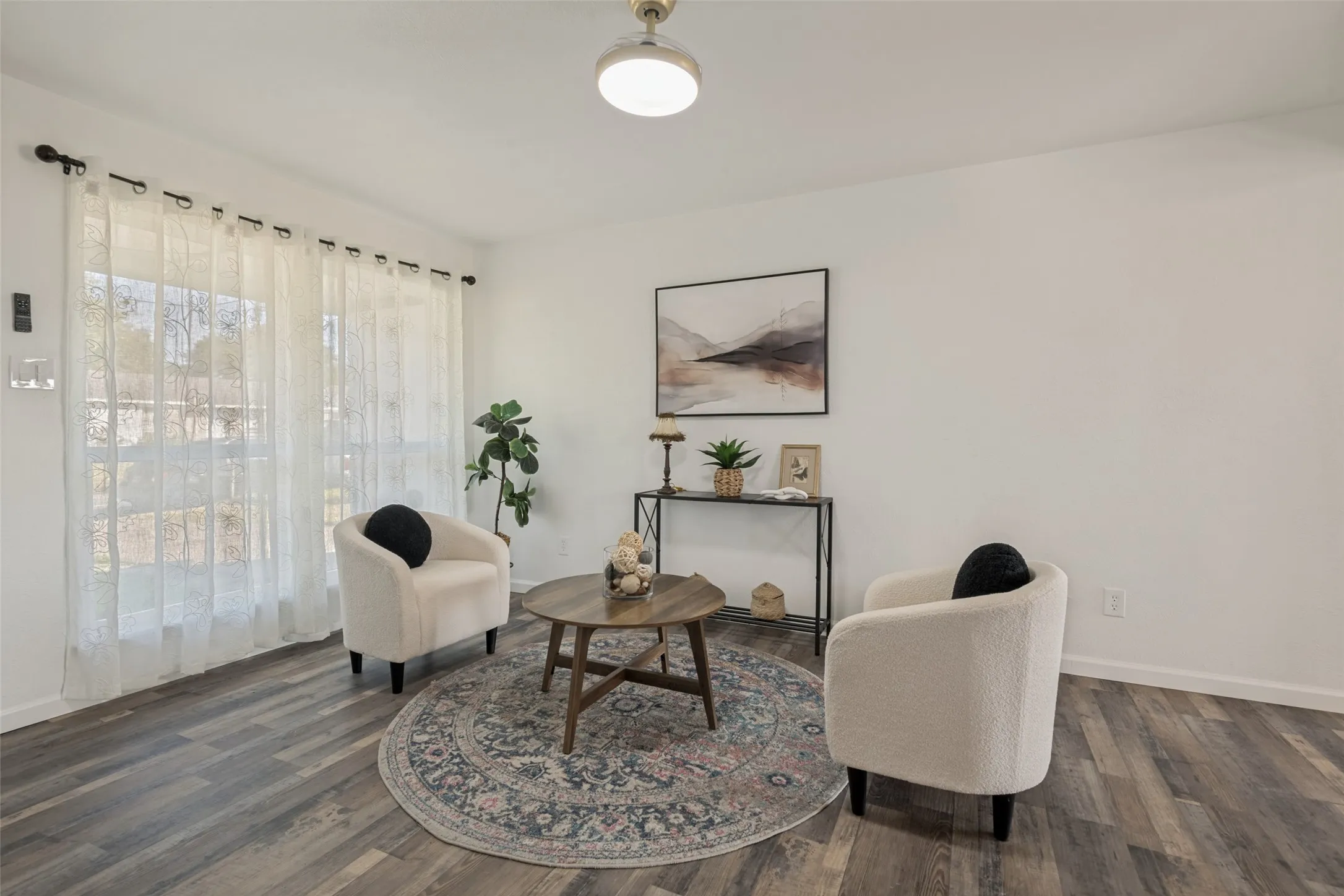 Single Family Residence For Sale in Dallas County , 208 Woodgrove Street, Mesquite, Texas 75181, 3 Bedroom, 2 Bathroom, 1 Garage spaces, 1,154 Sqft, built in 1973, mls#21339355, Real Estate Agent in Mesquite, Homes For Sale in Dallas county, Homes For Sale in Mesquite, Realtor in Mesquite Texas, Real Estate Brokerage Independent Realty Texas, Luminita Cordes Realtor