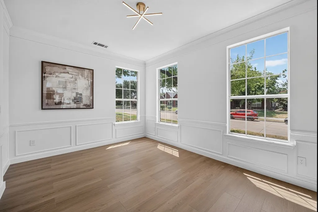 Single Family Residence For Sale in Collin County , 10104 Preston Vineyard Drive, Frisco, Texas 75035, 4 Bedroom, 3 Bathroom, 2 Garage spaces, 2,427 Sqft, built in 1991, mls#21352940, Real Estate Agent in Frisco, Homes For Sale in Collin county, Homes For Sale in Frisco, Realtor in Frisco Texas, Real Estate Brokerage Independent Realty Texas, Luminita Cordes Realtor
