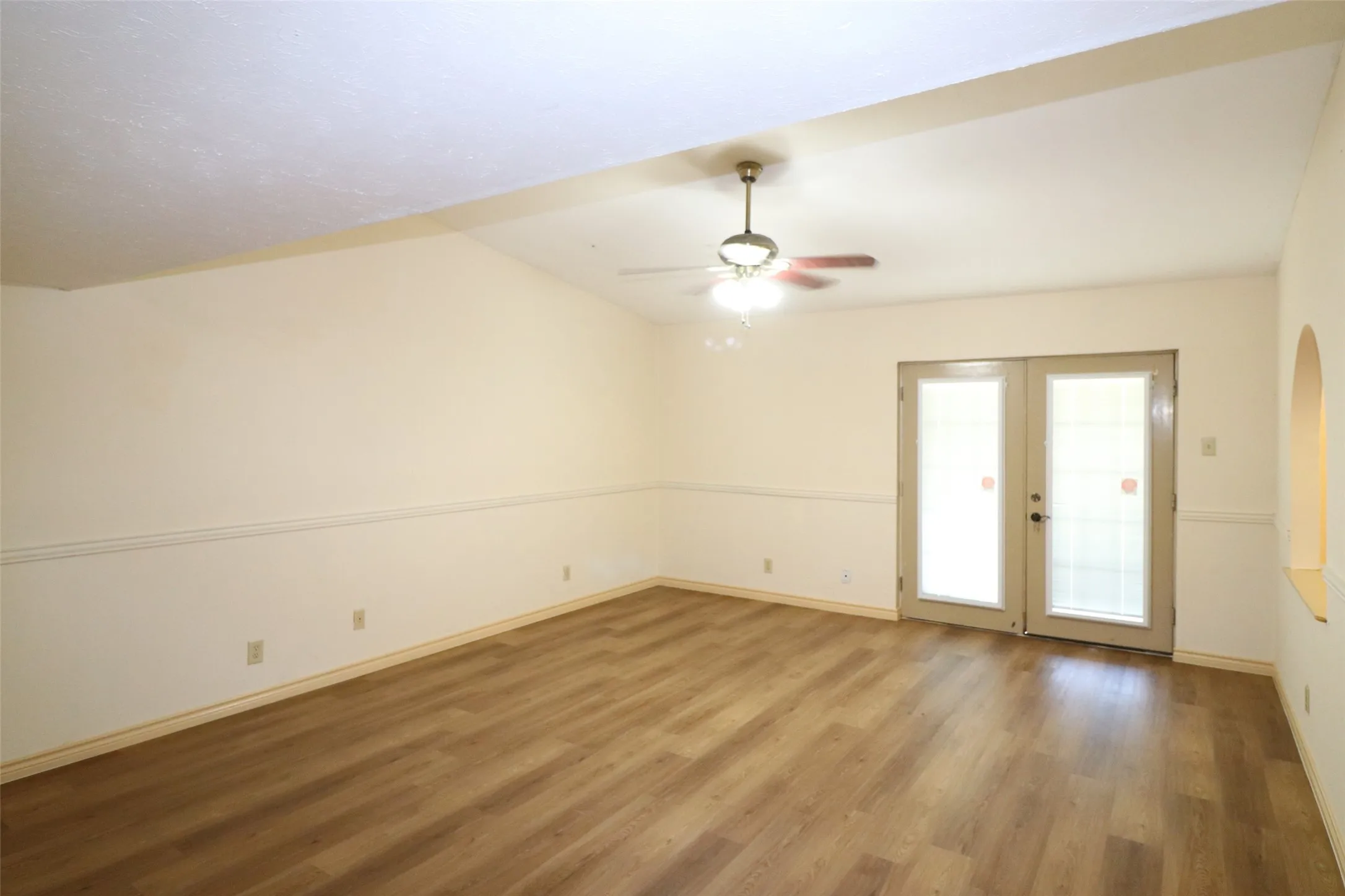 Single Family Residence For Rent in Denton County , 2002 Victoria Road, Carrollton, Texas 75007, 3 Bedroom, 2 Bathroom, 2 Garage spaces, 1,503 Sqft, built in 1974, mls#21356387, Real Estate Agent in Carrollton, Homes For Rent in Denton county, Homes For Rent in Carrollton, Realtor in Carrollton Texas, Real Estate Brokerage Independent Realty Texas, Luminita Cordes Realtor