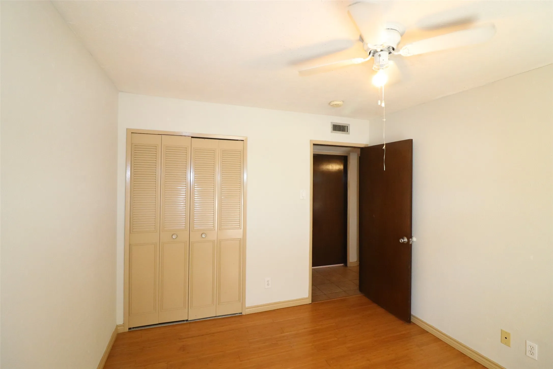 Single Family Residence For Rent in Denton County , 2002 Victoria Road, Carrollton, Texas 75007, 3 Bedroom, 2 Bathroom, 2 Garage spaces, 1,503 Sqft, built in 1974, mls#21356387, Real Estate Agent in Carrollton, Homes For Rent in Denton county, Homes For Rent in Carrollton, Realtor in Carrollton Texas, Real Estate Brokerage Independent Realty Texas, Luminita Cordes Realtor