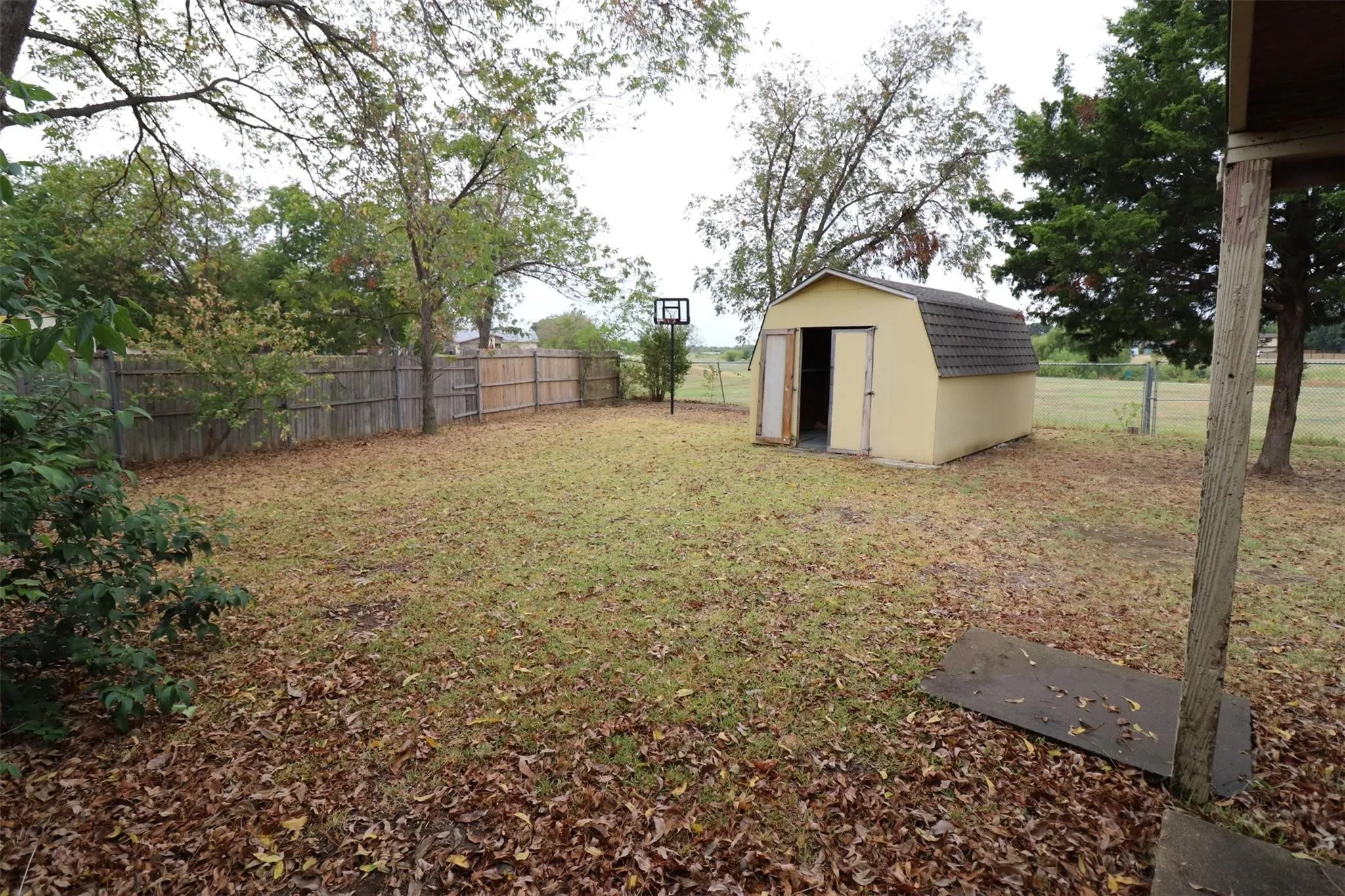 Single Family Residence For Rent in Denton County , 2002 Victoria Road, Carrollton, Texas 75007, 3 Bedroom, 2 Bathroom, 2 Garage spaces, 1,503 Sqft, built in 1974, mls#21356387, Real Estate Agent in Carrollton, Homes For Rent in Denton county, Homes For Rent in Carrollton, Realtor in Carrollton Texas, Real Estate Brokerage Independent Realty Texas, Luminita Cordes Realtor