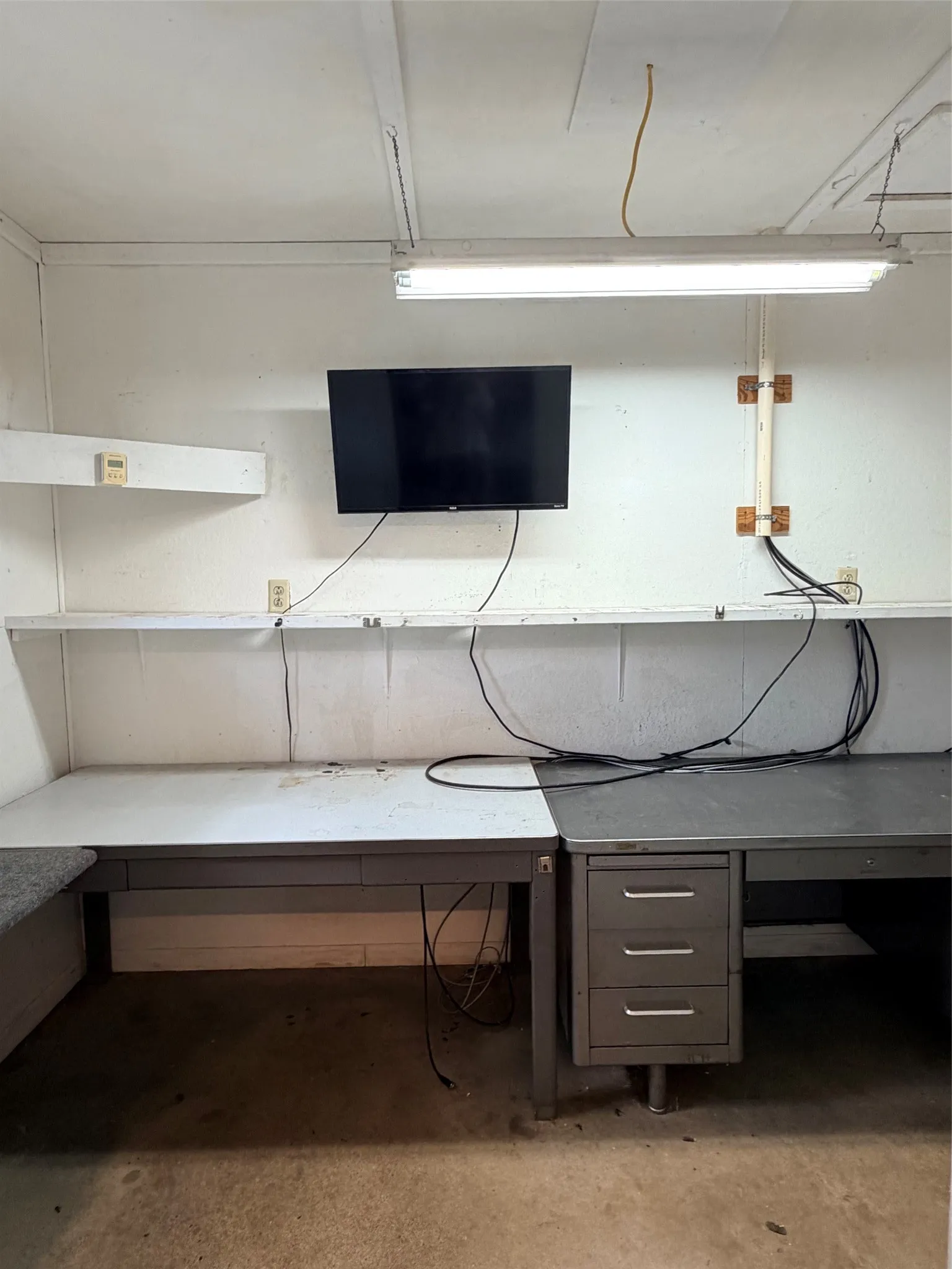 Single Family Residence For Sale in Comanche County , 105 W Elm Street, Gustine, Texas 76455, 2 Bedroom, 2 Bathroom, 1 Garage spaces, 1,324 Sqft, built in 1980, mls#21356371, Real Estate Agent in Gustine, Homes For Sale in Comanche county, Homes For Sale in Gustine, Realtor in Gustine Texas, Real Estate Brokerage Independent Realty Texas, Luminita Cordes Realtor