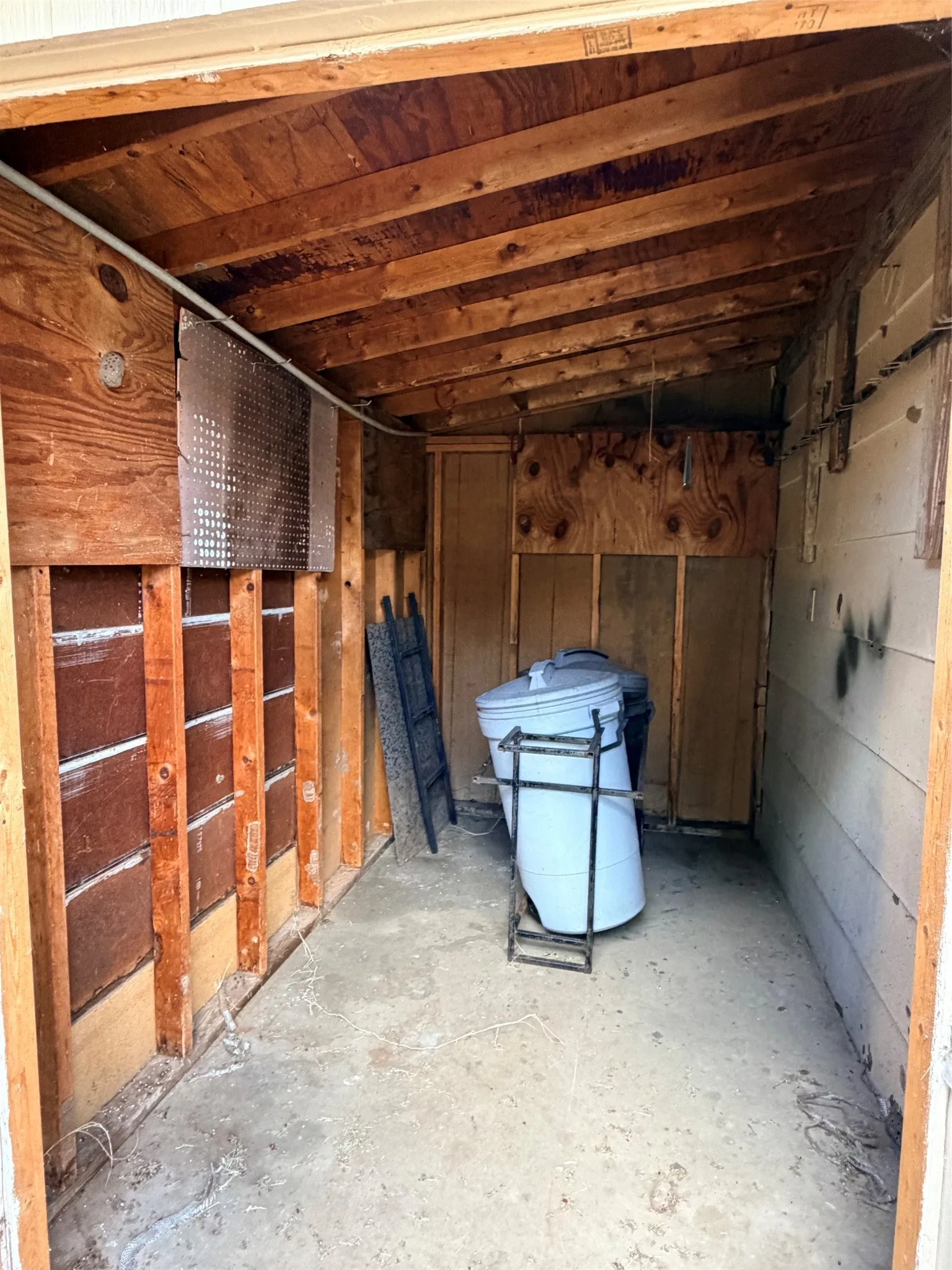 Single Family Residence For Sale in Comanche County , 105 W Elm Street, Gustine, Texas 76455, 2 Bedroom, 2 Bathroom, 1 Garage spaces, 1,324 Sqft, built in 1980, mls#21356371, Real Estate Agent in Gustine, Homes For Sale in Comanche county, Homes For Sale in Gustine, Realtor in Gustine Texas, Real Estate Brokerage Independent Realty Texas, Luminita Cordes Realtor