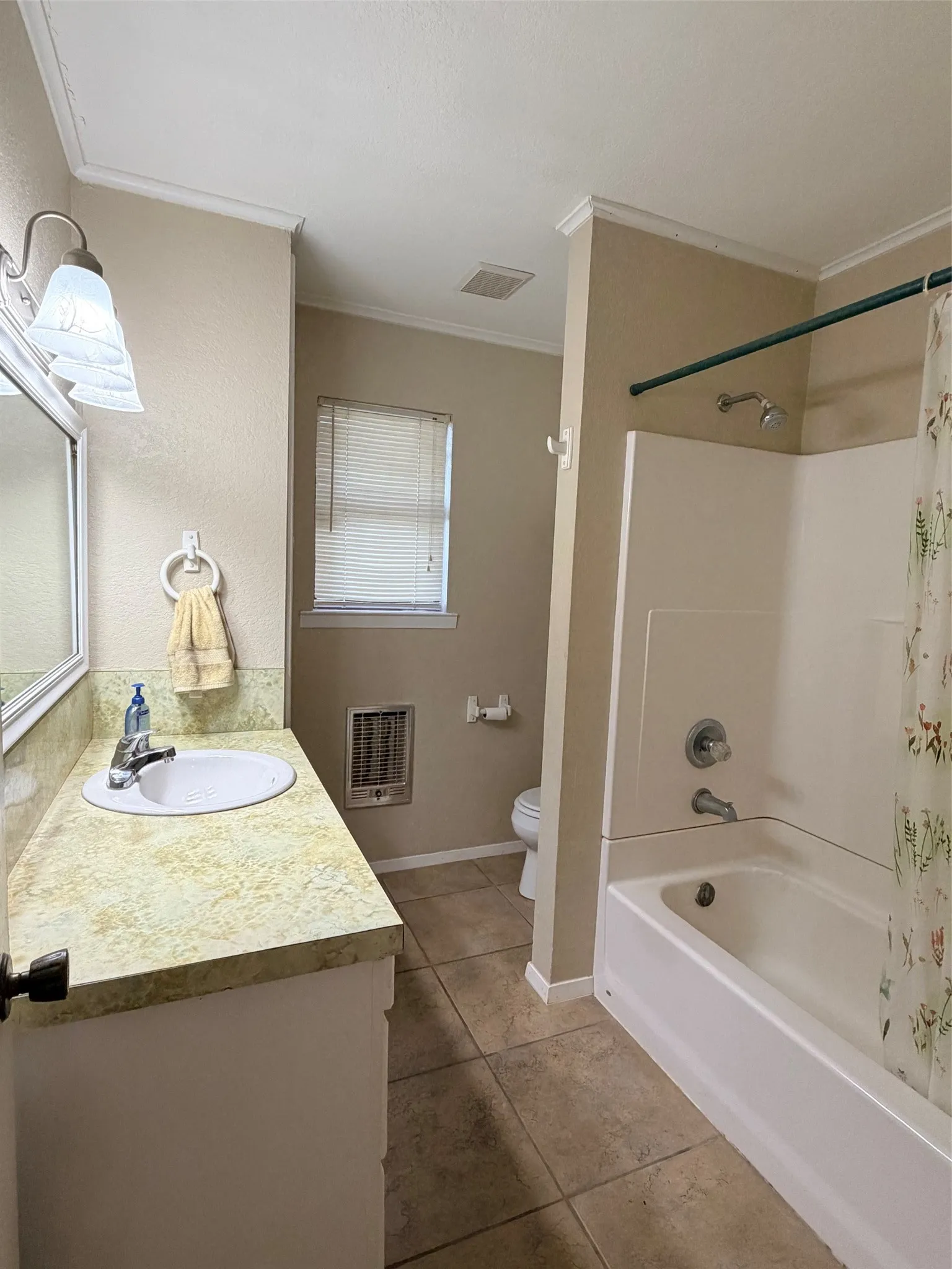 Single Family Residence For Sale in Comanche County , 105 W Elm Street, Gustine, Texas 76455, 2 Bedroom, 2 Bathroom, 1 Garage spaces, 1,324 Sqft, built in 1980, mls#21356371, Real Estate Agent in Gustine, Homes For Sale in Comanche county, Homes For Sale in Gustine, Realtor in Gustine Texas, Real Estate Brokerage Independent Realty Texas, Luminita Cordes Realtor