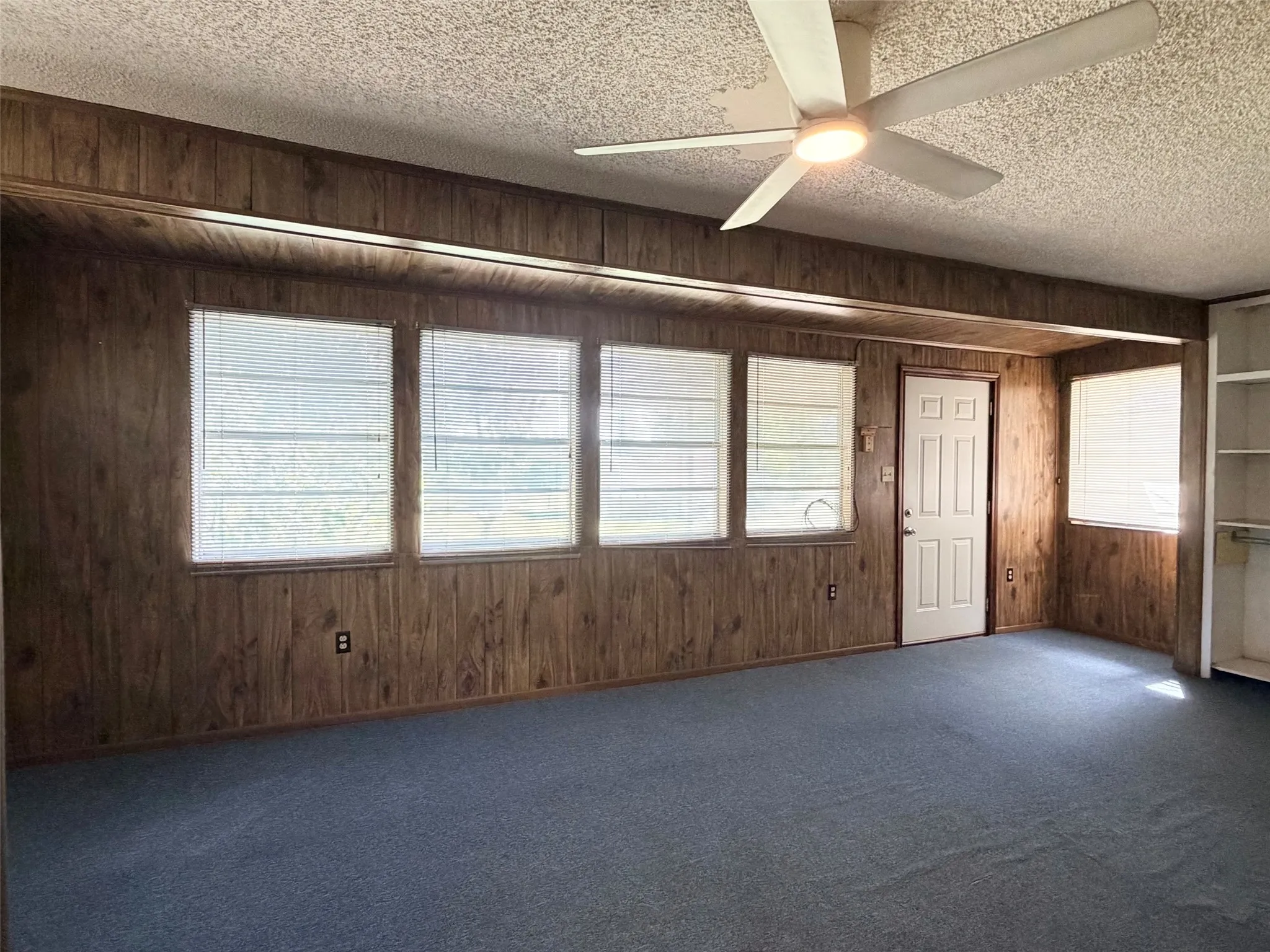 Single Family Residence For Sale in Comanche County , 105 W Elm Street, Gustine, Texas 76455, 2 Bedroom, 2 Bathroom, 1 Garage spaces, 1,324 Sqft, built in 1980, mls#21356371, Real Estate Agent in Gustine, Homes For Sale in Comanche county, Homes For Sale in Gustine, Realtor in Gustine Texas, Real Estate Brokerage Independent Realty Texas, Luminita Cordes Realtor