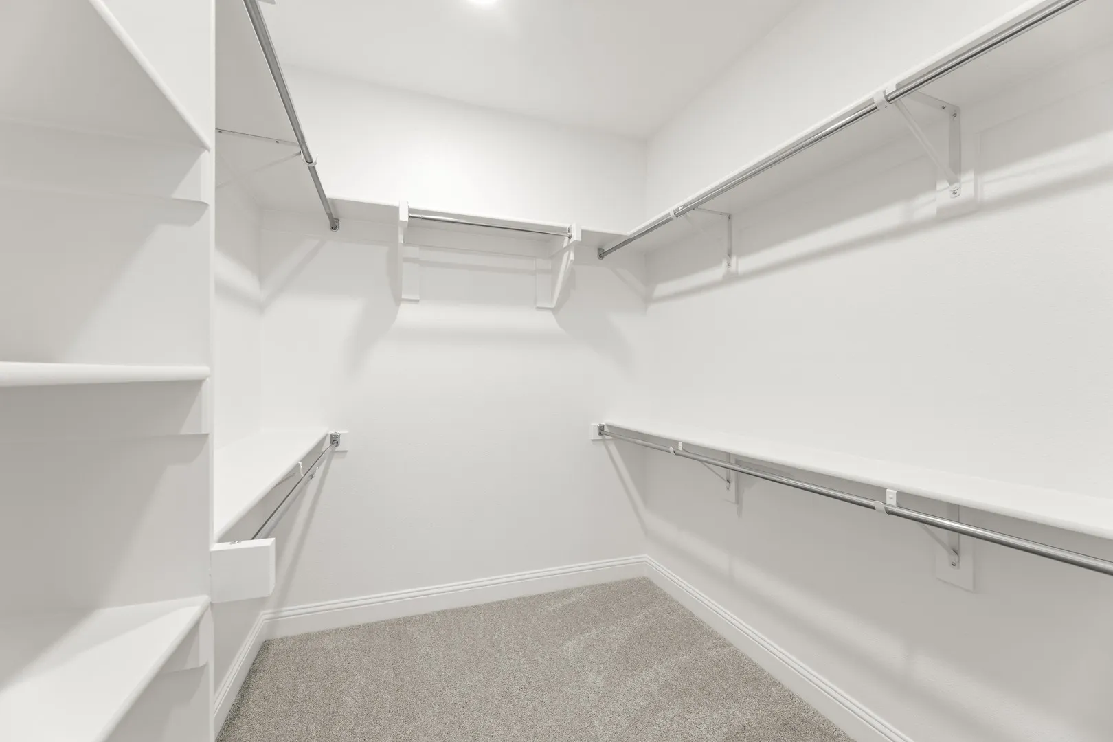 17. 3203 Dunbar - Closet