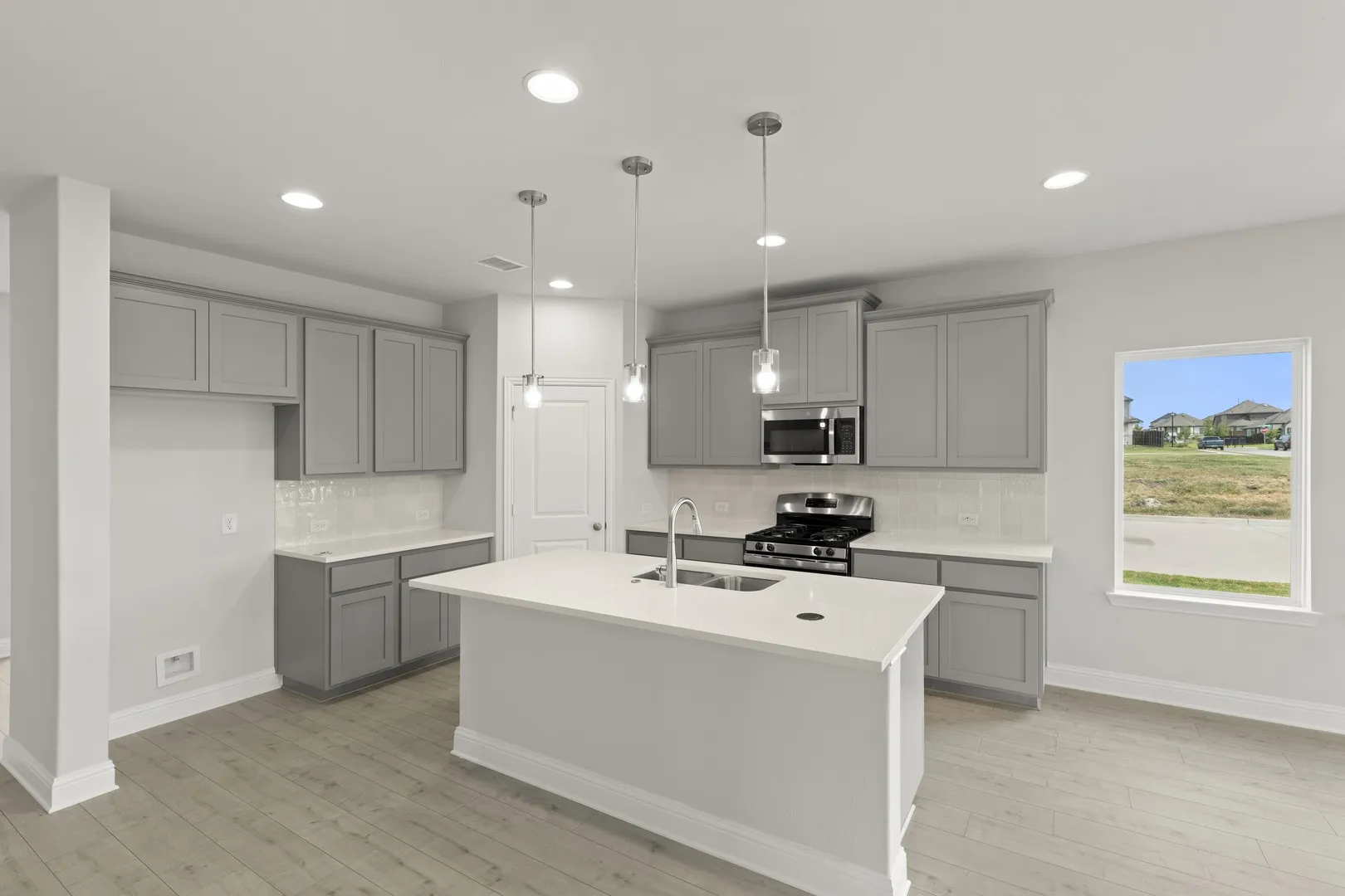 07. 3203 Dunbar - Kitchen (2)