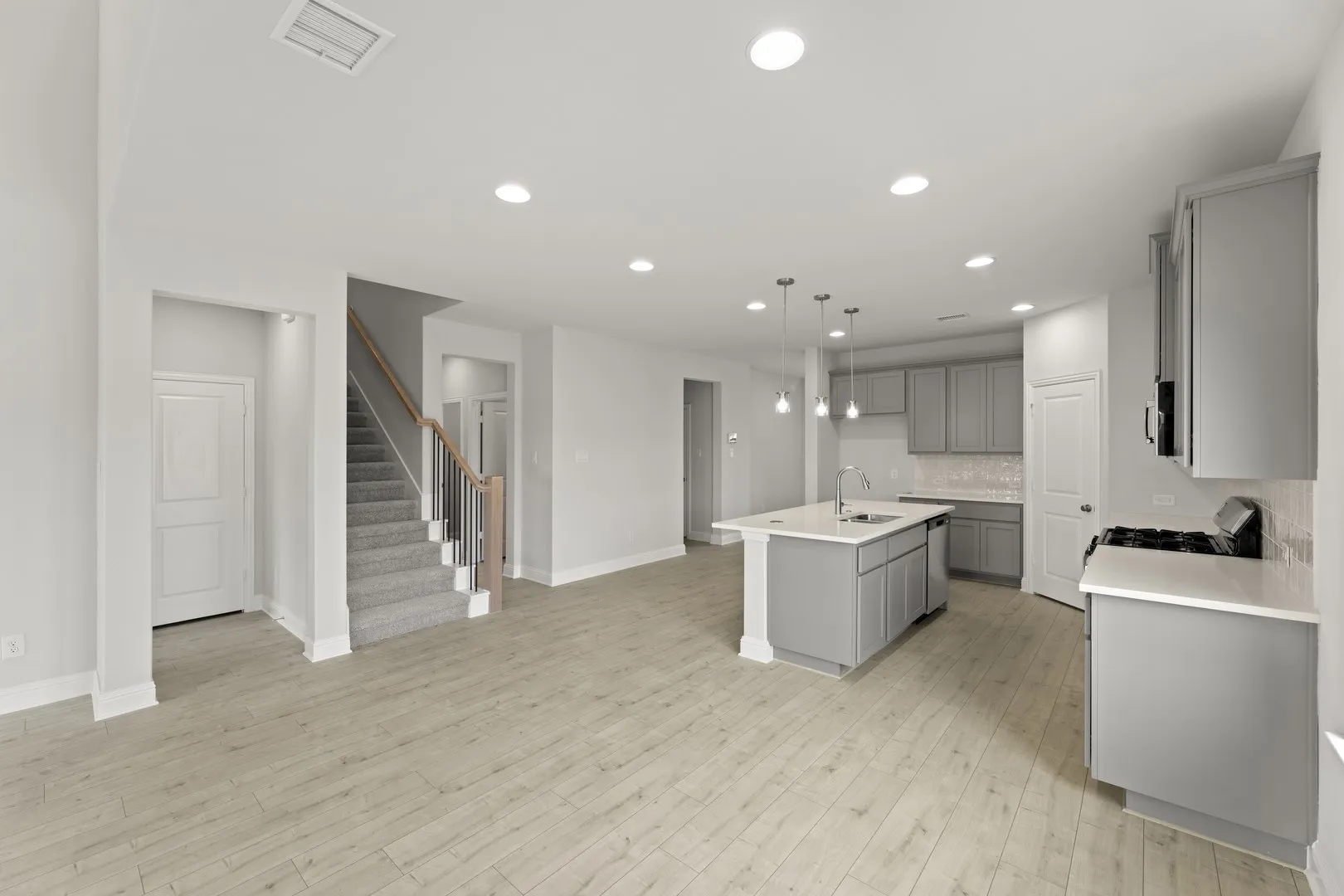 10. 3203 Dunbar - Dining (2)