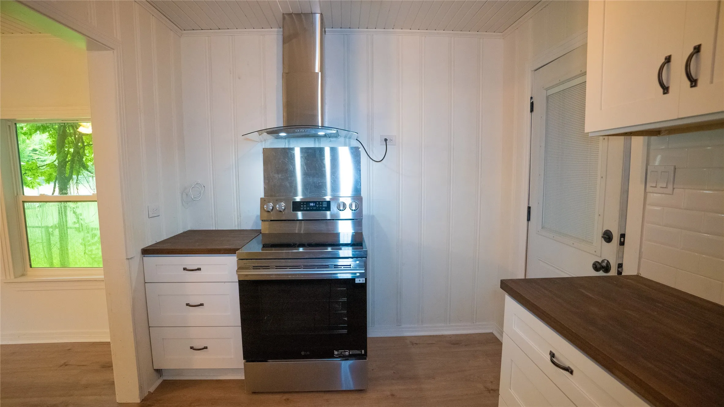 Single Family Residence For Sale in Anderson County , 401 W Carolina Street, Palestine, Texas 75803, 3 Bedroom, 2 Bathroom, Garage spaces, 1,185 Sqft, built in 1951, mls#21356370, Real Estate Agent in Palestine, Homes For Sale in Anderson county, Homes For Sale in Palestine, Realtor in Palestine Texas, Real Estate Brokerage Independent Realty Texas, Luminita Cordes Realtor