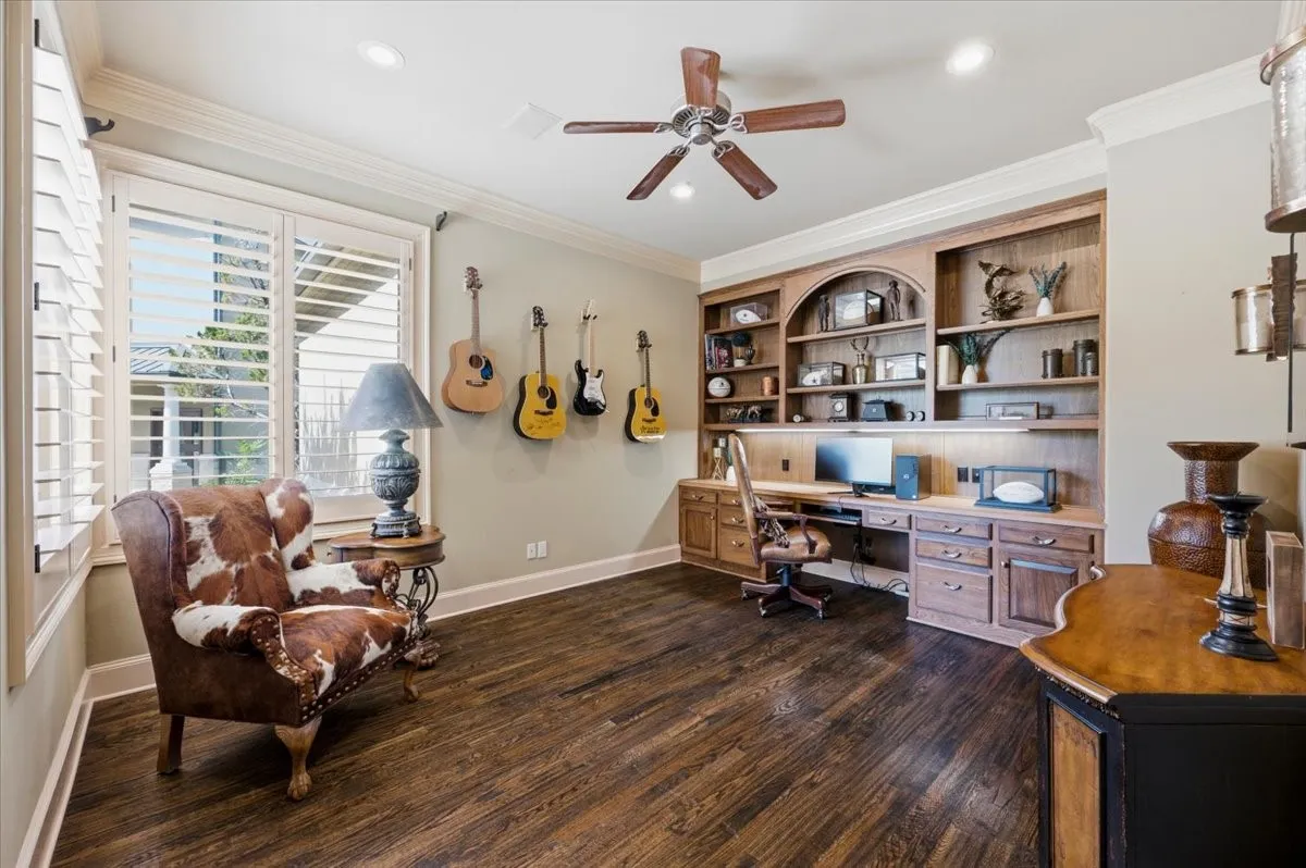 Single Family Residence For Sale in Parker County , 200 Falcon Ridge, Aledo, Texas 76008, 3 Bedroom, 4 Bathroom, 2 Garage spaces, 5,478 Sqft, built in 1997, mls#21353860, Real Estate Agent in Aledo, Homes For Sale in Parker county, Homes For Sale in Aledo, Realtor in Aledo Texas, Real Estate Brokerage Independent Realty Texas, Luminita Cordes Realtor