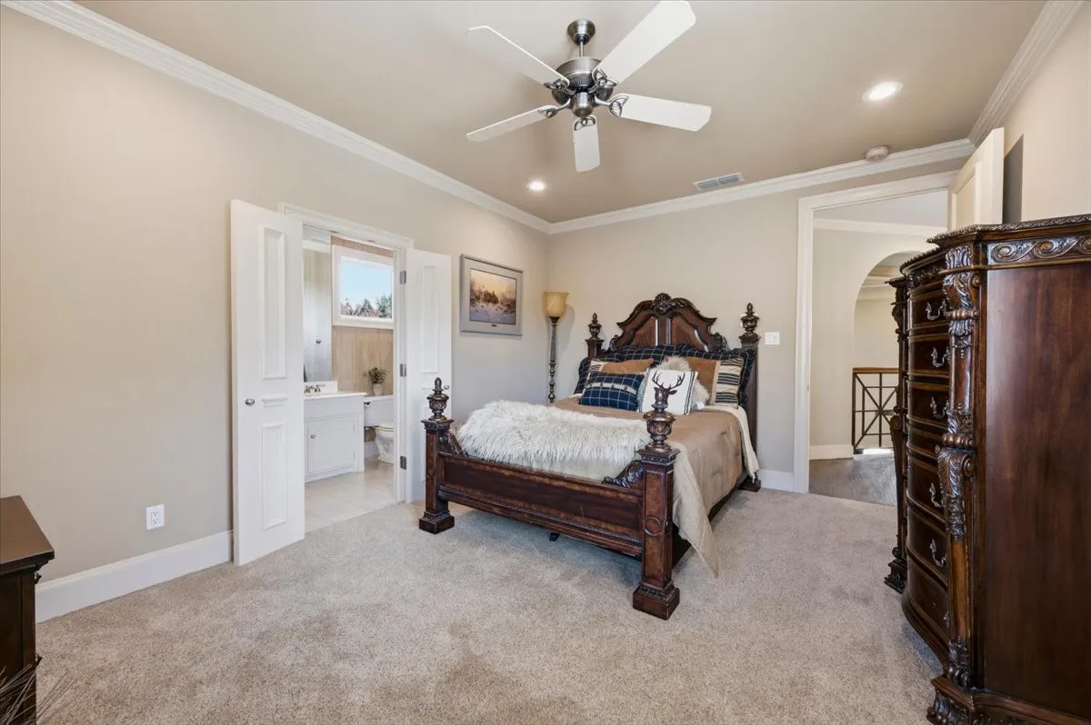 Single Family Residence For Sale in Parker County , 200 Falcon Ridge, Aledo, Texas 76008, 3 Bedroom, 4 Bathroom, 2 Garage spaces, 5,478 Sqft, built in 1997, mls#21353860, Real Estate Agent in Aledo, Homes For Sale in Parker county, Homes For Sale in Aledo, Realtor in Aledo Texas, Real Estate Brokerage Independent Realty Texas, Luminita Cordes Realtor