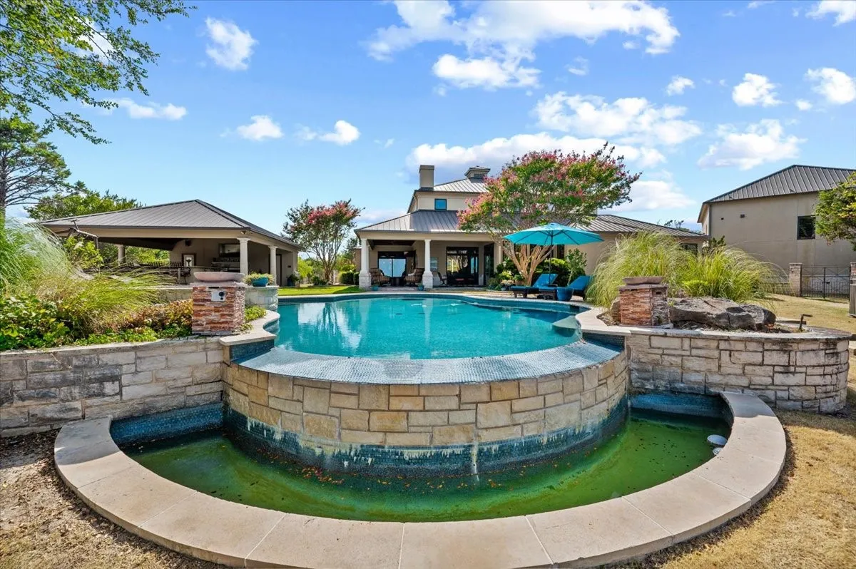 Single Family Residence For Sale in Parker County , 200 Falcon Ridge, Aledo, Texas 76008, 3 Bedroom, 4 Bathroom, 2 Garage spaces, 5,478 Sqft, built in 1997, mls#21353860, Real Estate Agent in Aledo, Homes For Sale in Parker county, Homes For Sale in Aledo, Realtor in Aledo Texas, Real Estate Brokerage Independent Realty Texas, Luminita Cordes Realtor
