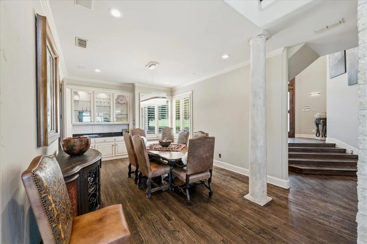 Single Family Residence For Sale in Parker County , 200 Falcon Ridge, Aledo, Texas 76008, 3 Bedroom, 4 Bathroom, 2 Garage spaces, 5,478 Sqft, built in 1997, mls#21353860, Real Estate Agent in Aledo, Homes For Sale in Parker county, Homes For Sale in Aledo, Realtor in Aledo Texas, Real Estate Brokerage Independent Realty Texas, Luminita Cordes Realtor