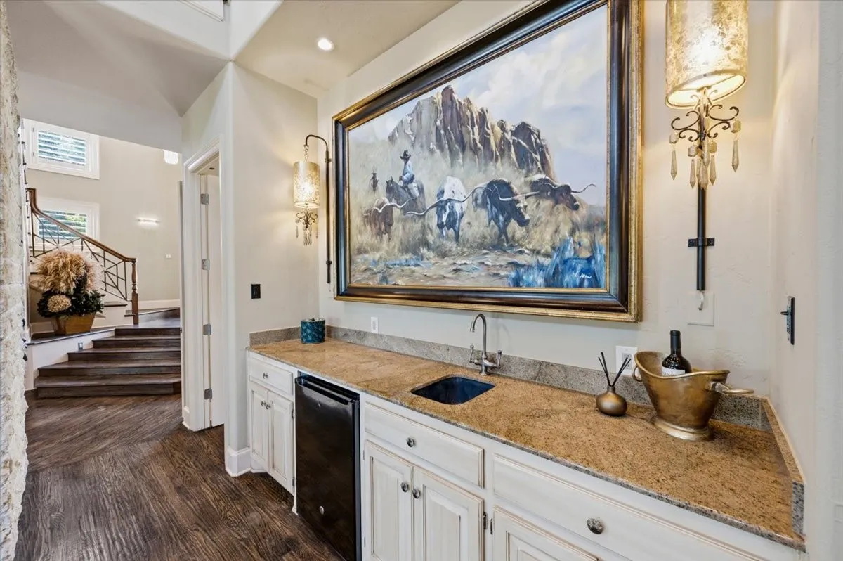Single Family Residence For Sale in Parker County , 200 Falcon Ridge, Aledo, Texas 76008, 3 Bedroom, 4 Bathroom, 2 Garage spaces, 5,478 Sqft, built in 1997, mls#21353860, Real Estate Agent in Aledo, Homes For Sale in Parker county, Homes For Sale in Aledo, Realtor in Aledo Texas, Real Estate Brokerage Independent Realty Texas, Luminita Cordes Realtor