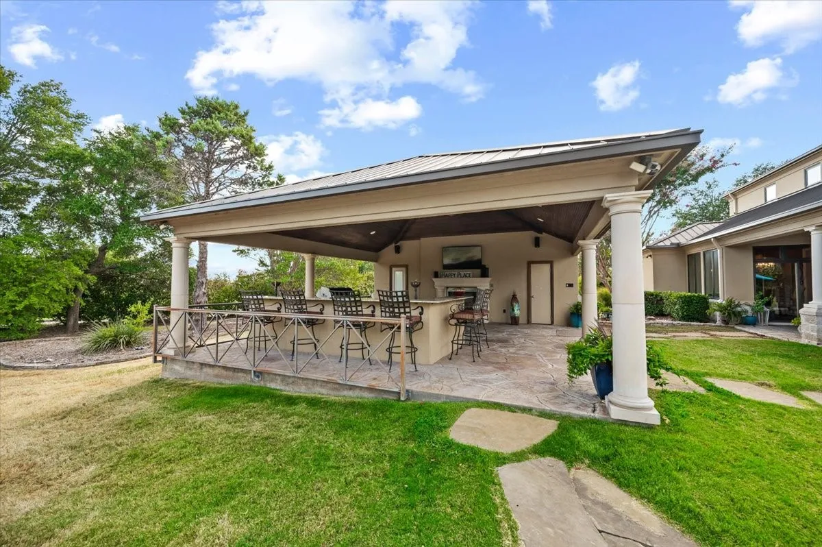 Single Family Residence For Sale in Parker County , 200 Falcon Ridge, Aledo, Texas 76008, 3 Bedroom, 4 Bathroom, 2 Garage spaces, 5,478 Sqft, built in 1997, mls#21353860, Real Estate Agent in Aledo, Homes For Sale in Parker county, Homes For Sale in Aledo, Realtor in Aledo Texas, Real Estate Brokerage Independent Realty Texas, Luminita Cordes Realtor