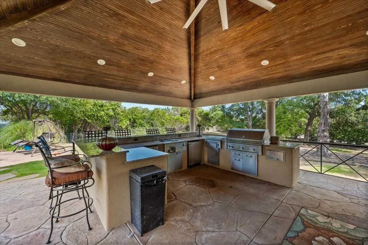 Single Family Residence For Sale in Parker County , 200 Falcon Ridge, Aledo, Texas 76008, 3 Bedroom, 4 Bathroom, 2 Garage spaces, 5,478 Sqft, built in 1997, mls#21353860, Real Estate Agent in Aledo, Homes For Sale in Parker county, Homes For Sale in Aledo, Realtor in Aledo Texas, Real Estate Brokerage Independent Realty Texas, Luminita Cordes Realtor