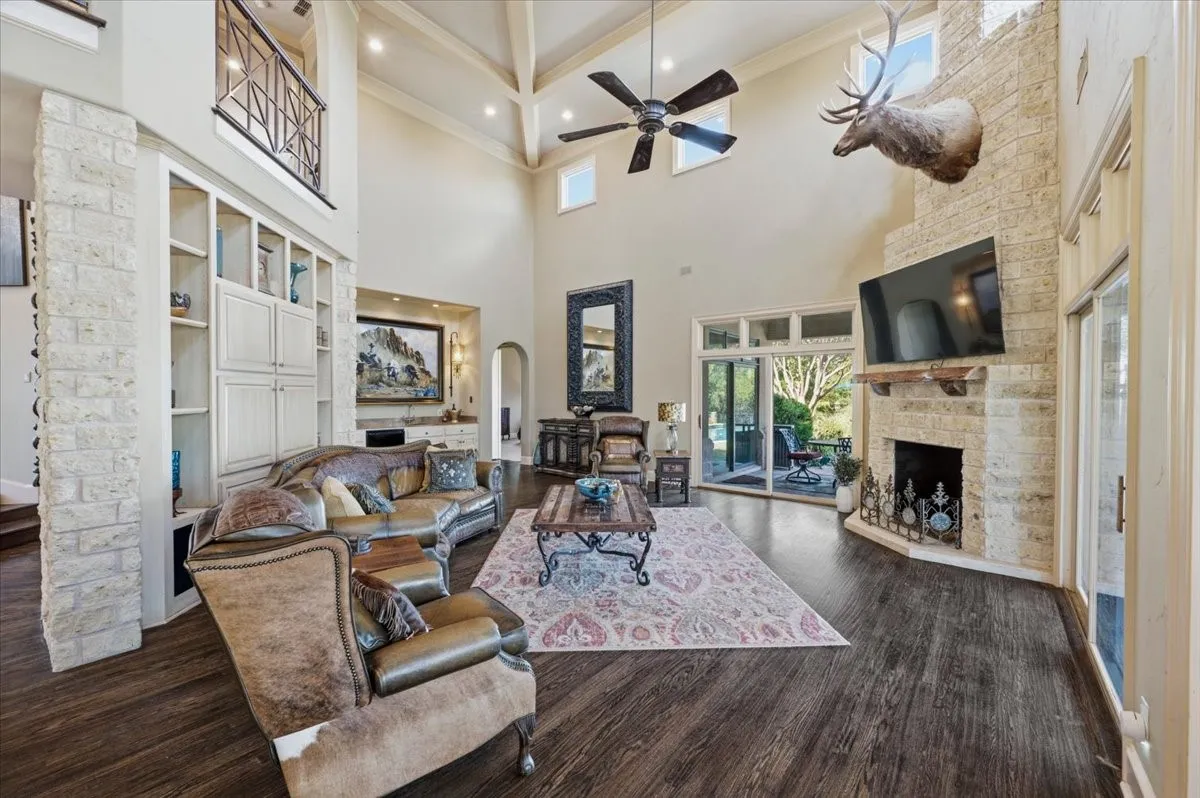 Single Family Residence For Sale in Parker County , 200 Falcon Ridge, Aledo, Texas 76008, 3 Bedroom, 4 Bathroom, 2 Garage spaces, 5,478 Sqft, built in 1997, mls#21353860, Real Estate Agent in Aledo, Homes For Sale in Parker county, Homes For Sale in Aledo, Realtor in Aledo Texas, Real Estate Brokerage Independent Realty Texas, Luminita Cordes Realtor