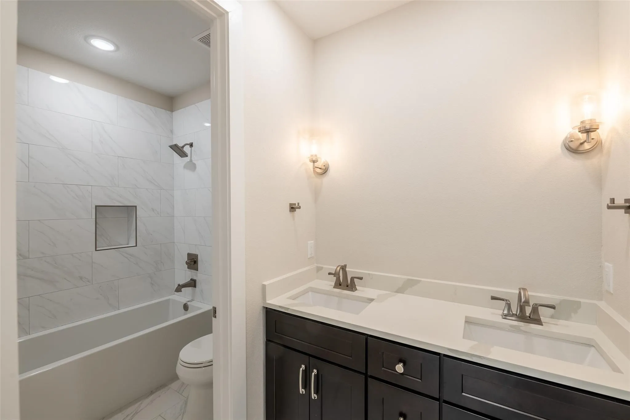 Townhouse For Rent in Erath County , 110 Clark Lane 110, Stephenville, Texas 76401, 3 Bedroom, 3 Bathroom, 2 Garage spaces, 2,268 Sqft, built in 2023, Price $2,800, mls#21356381, Real Estate Agent in Stephenville, Homes For Rent in Erath county, Homes For Rent in Stephenville, Realtor in Stephenville Texas, Real Estate Brokerage Independent Realty Texas, Luminita Cordes Realtor