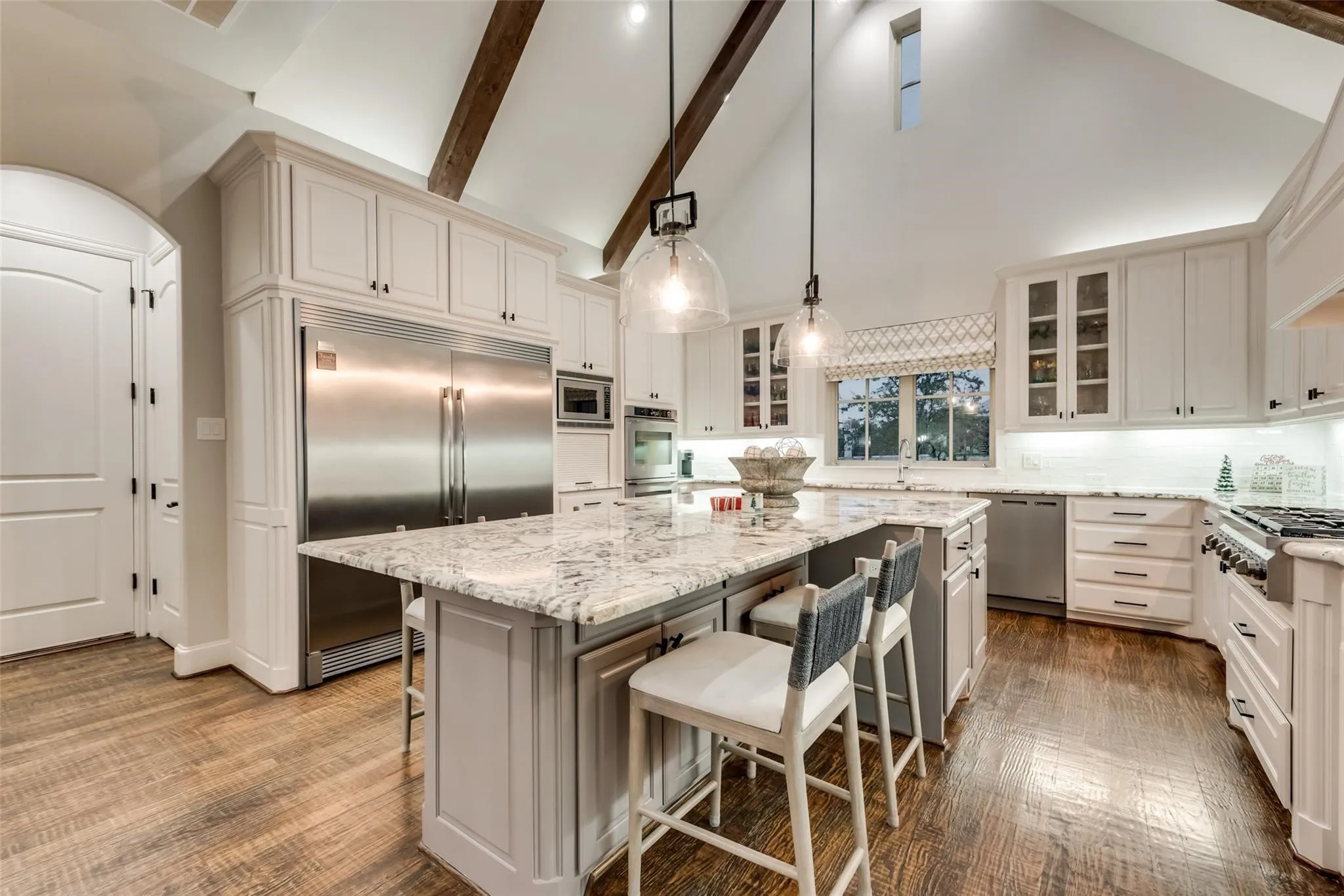Single Family Residence For Sale in Rockwall County , 104 Brentwood Drive, Heath, Texas 75032, 4 Bedroom, 5 Bathroom, 3 Garage spaces, 4,173 Sqft, built in 2015, mls#21351561, Real Estate Agent in Heath, Homes For Sale in Rockwall county, Homes For Sale in Heath, Realtor in Heath Texas, Real Estate Brokerage Independent Realty Texas, Luminita Cordes Realtor