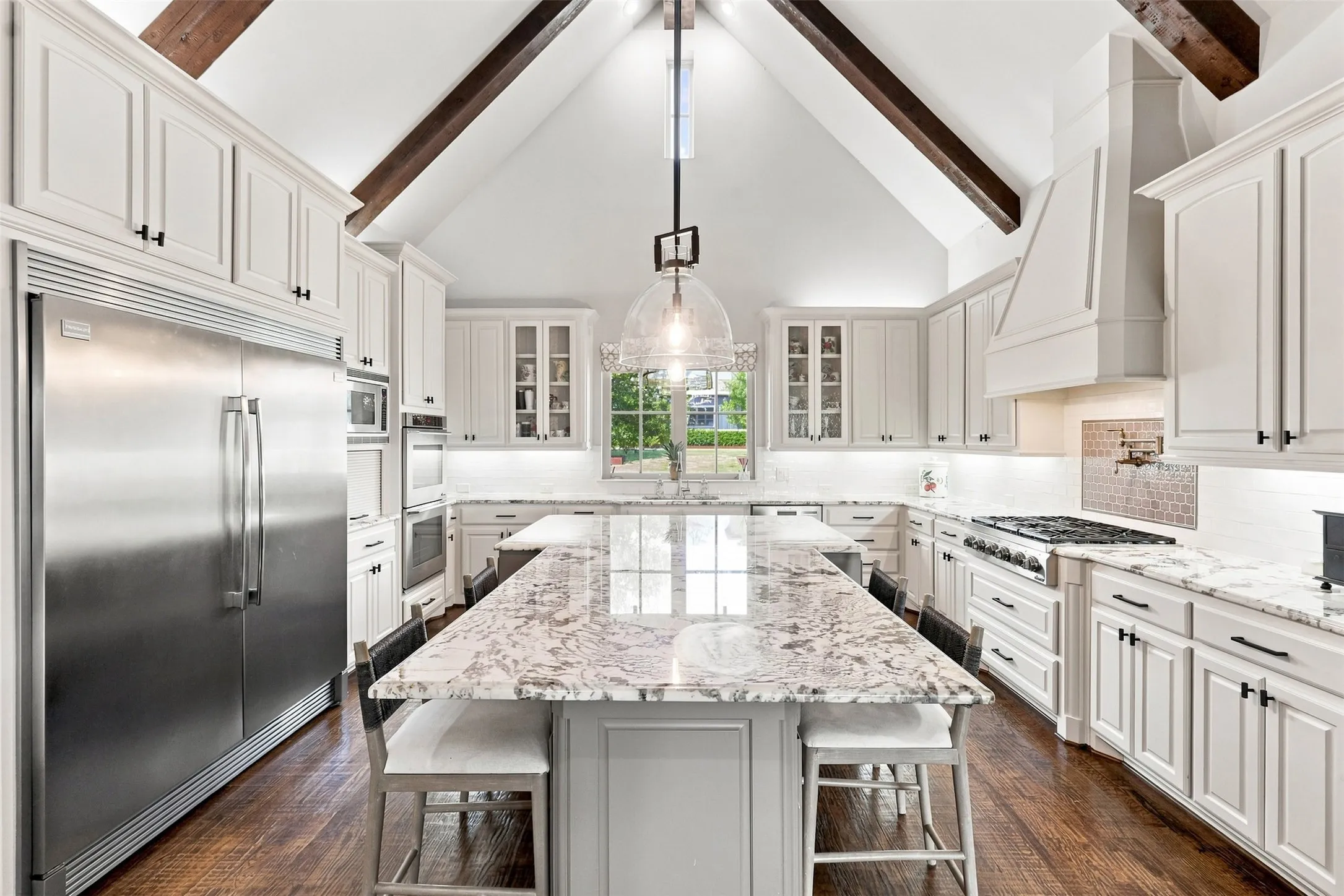 Single Family Residence For Sale in Rockwall County , 104 Brentwood Drive, Heath, Texas 75032, 4 Bedroom, 5 Bathroom, 3 Garage spaces, 4,173 Sqft, built in 2015, mls#21351561, Real Estate Agent in Heath, Homes For Sale in Rockwall county, Homes For Sale in Heath, Realtor in Heath Texas, Real Estate Brokerage Independent Realty Texas, Luminita Cordes Realtor