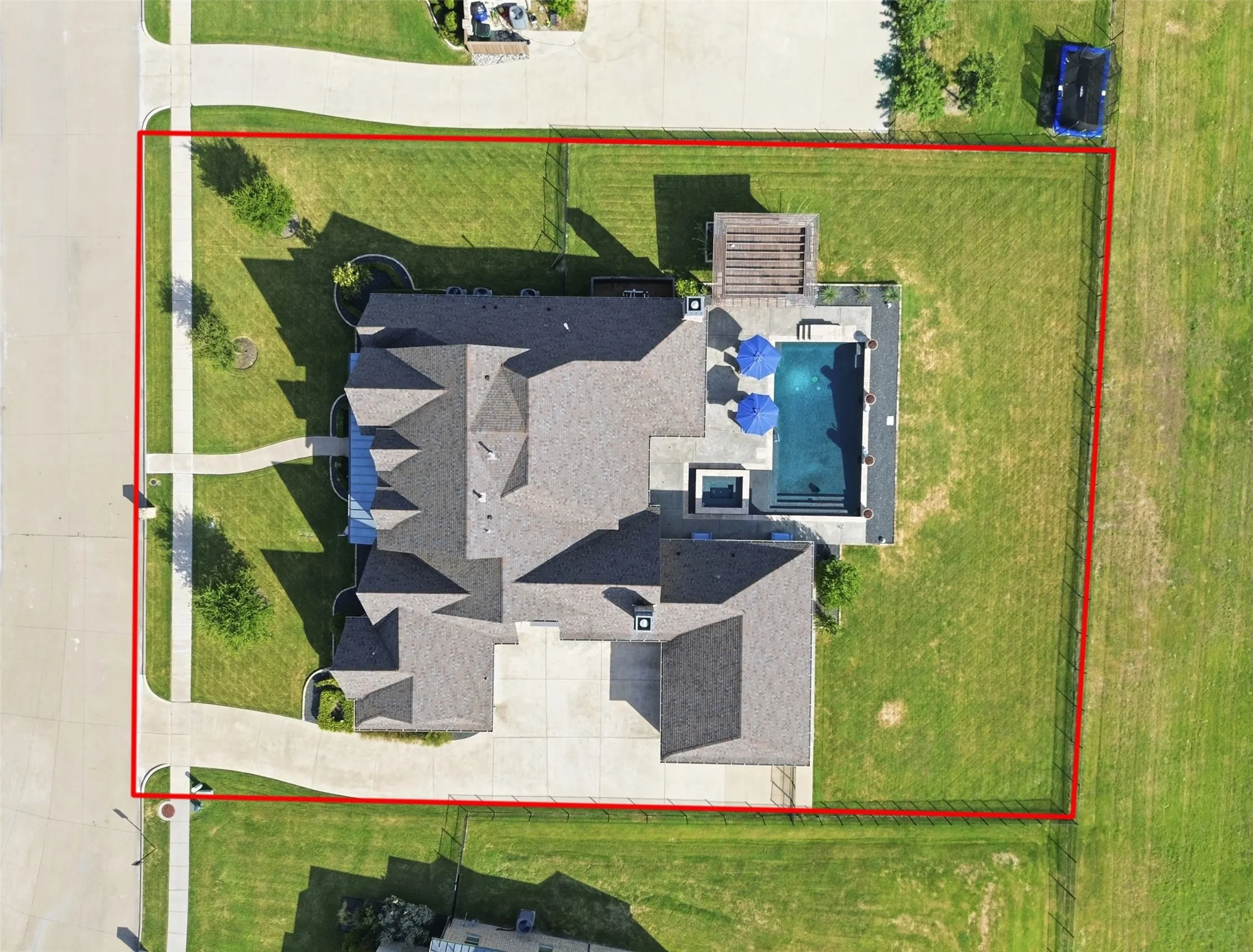 Single Family Residence For Sale in Rockwall County , 104 Brentwood Drive, Heath, Texas 75032, 4 Bedroom, 5 Bathroom, 3 Garage spaces, 4,173 Sqft, built in 2015, mls#21351561, Real Estate Agent in Heath, Homes For Sale in Rockwall county, Homes For Sale in Heath, Realtor in Heath Texas, Real Estate Brokerage Independent Realty Texas, Luminita Cordes Realtor