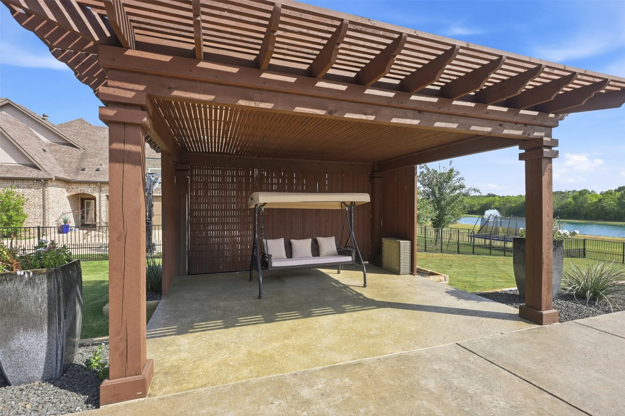 Single Family Residence For Sale in Rockwall County , 104 Brentwood Drive, Heath, Texas 75032, 4 Bedroom, 5 Bathroom, 3 Garage spaces, 4,173 Sqft, built in 2015, mls#21351561, Real Estate Agent in Heath, Homes For Sale in Rockwall county, Homes For Sale in Heath, Realtor in Heath Texas, Real Estate Brokerage Independent Realty Texas, Luminita Cordes Realtor