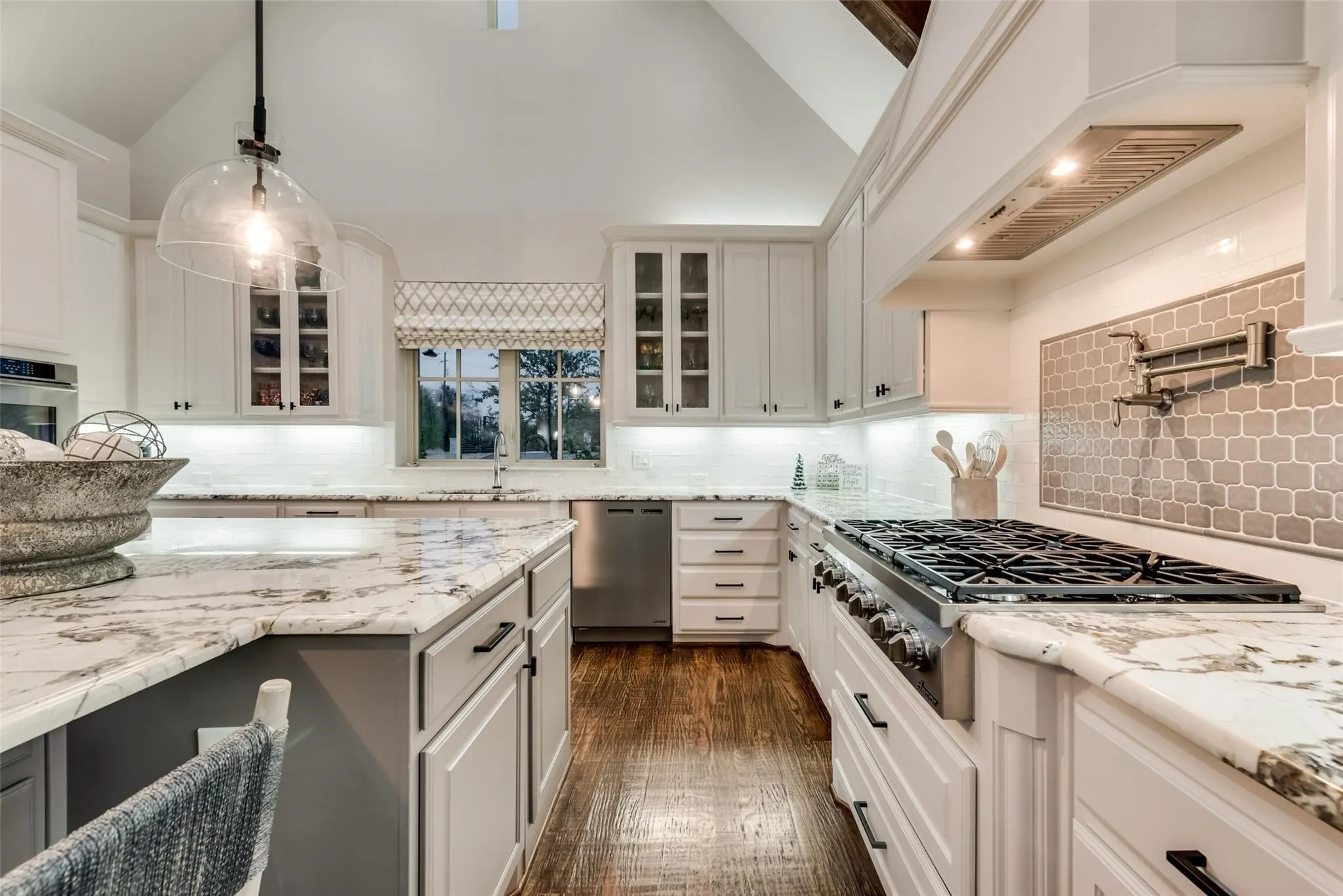Single Family Residence For Sale in Rockwall County , 104 Brentwood Drive, Heath, Texas 75032, 4 Bedroom, 5 Bathroom, 3 Garage spaces, 4,173 Sqft, built in 2015, mls#21351561, Real Estate Agent in Heath, Homes For Sale in Rockwall county, Homes For Sale in Heath, Realtor in Heath Texas, Real Estate Brokerage Independent Realty Texas, Luminita Cordes Realtor