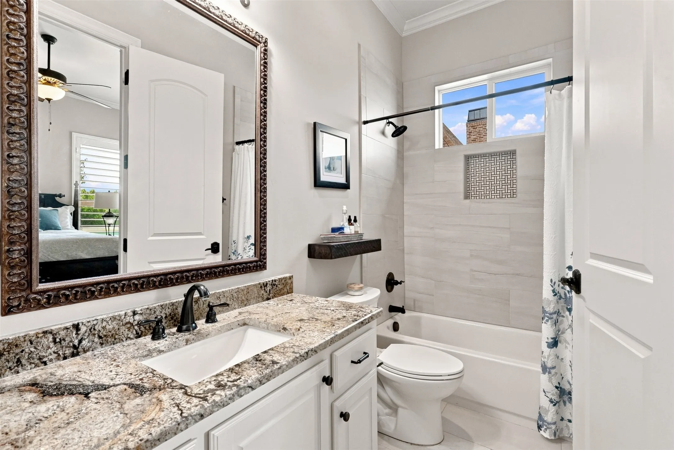 Single Family Residence For Sale in Rockwall County , 104 Brentwood Drive, Heath, Texas 75032, 4 Bedroom, 5 Bathroom, 3 Garage spaces, 4,173 Sqft, built in 2015, mls#21351561, Real Estate Agent in Heath, Homes For Sale in Rockwall county, Homes For Sale in Heath, Realtor in Heath Texas, Real Estate Brokerage Independent Realty Texas, Luminita Cordes Realtor