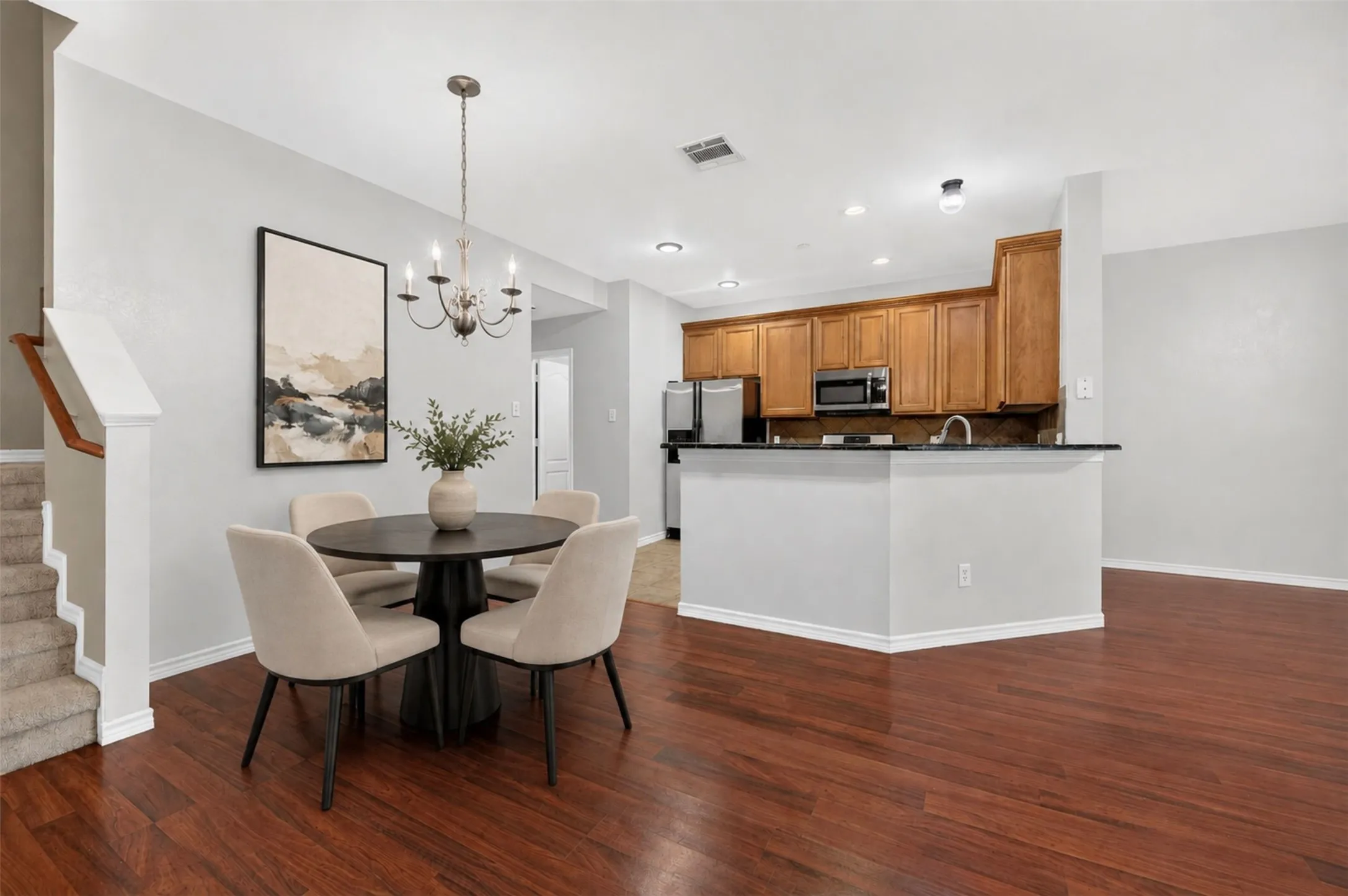 Townhouse For Rent in Collin County , 6837 Livorno Lane, Frisco, Texas 75034, 2 Bedroom, 3 Bathroom, 2 Garage spaces, 1,670 Sqft, built in 2005, mls#21355273, Real Estate Agent in Frisco, Homes For Rent in Collin county, Homes For Rent in Frisco, Realtor in Frisco Texas, Real Estate Brokerage Independent Realty Texas, Luminita Cordes Realtor