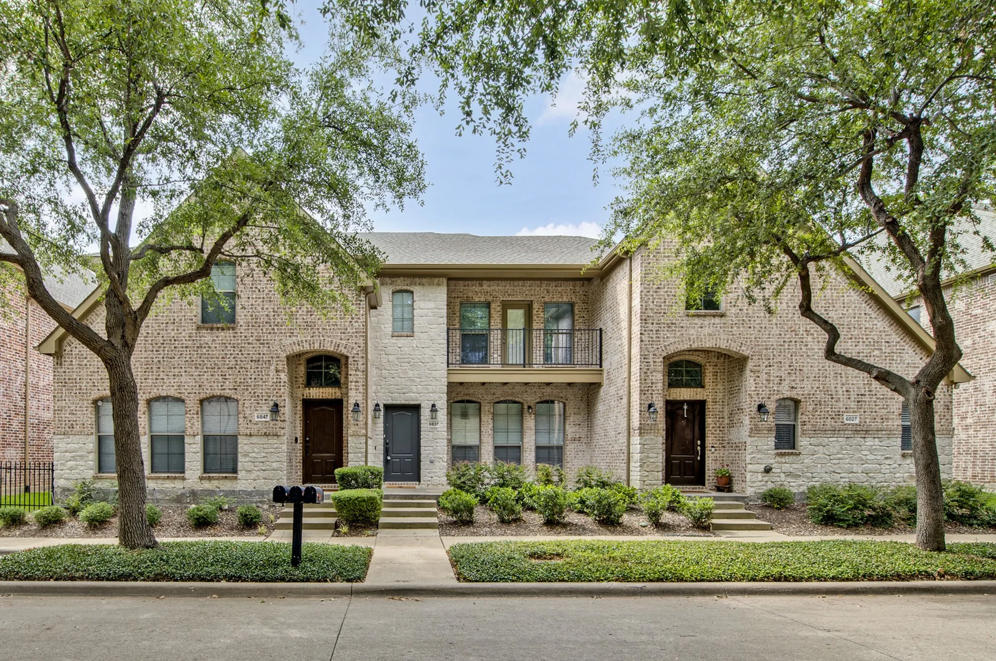 Townhouse For Rent in Collin County , 6837 Livorno Lane, Frisco, Texas 75034, 2 Bedroom, 3 Bathroom, 2 Garage spaces, 1,670 Sqft, built in 2005, mls#21355273, Real Estate Agent in Frisco, Homes For Rent in Collin county, Homes For Rent in Frisco, Realtor in Frisco Texas, Real Estate Brokerage Independent Realty Texas, Luminita Cordes Realtor