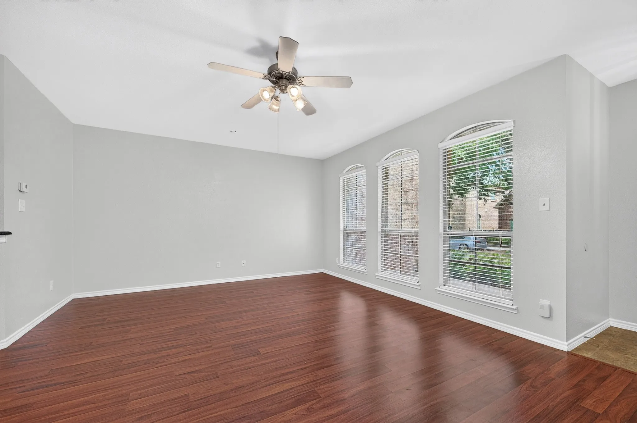 Townhouse For Rent in Collin County , 6837 Livorno Lane, Frisco, Texas 75034, 2 Bedroom, 3 Bathroom, 2 Garage spaces, 1,670 Sqft, built in 2005, mls#21355273, Real Estate Agent in Frisco, Homes For Rent in Collin county, Homes For Rent in Frisco, Realtor in Frisco Texas, Real Estate Brokerage Independent Realty Texas, Luminita Cordes Realtor