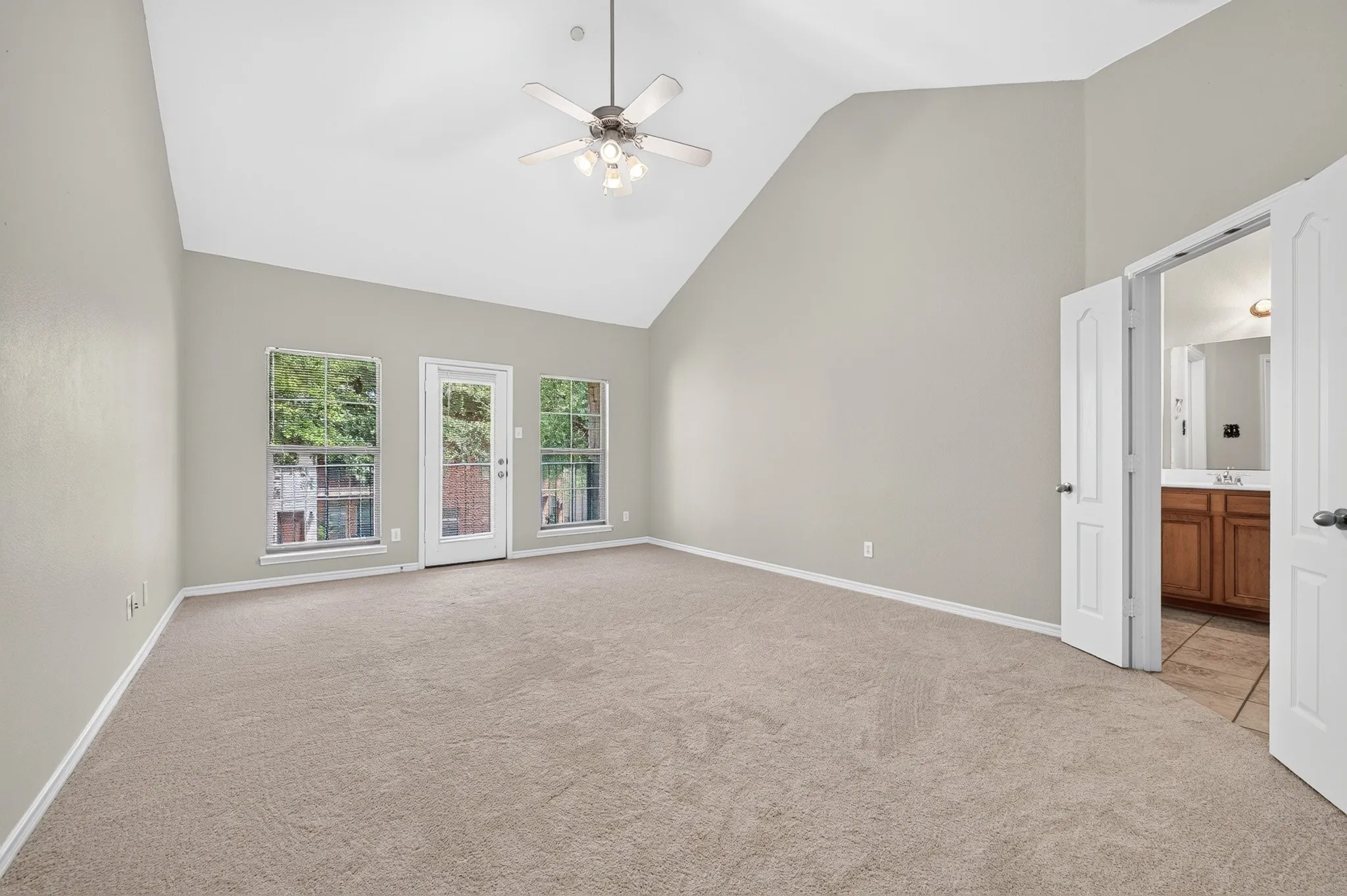 Townhouse For Rent in Collin County , 6837 Livorno Lane, Frisco, Texas 75034, 2 Bedroom, 3 Bathroom, 2 Garage spaces, 1,670 Sqft, built in 2005, mls#21355273, Real Estate Agent in Frisco, Homes For Rent in Collin county, Homes For Rent in Frisco, Realtor in Frisco Texas, Real Estate Brokerage Independent Realty Texas, Luminita Cordes Realtor