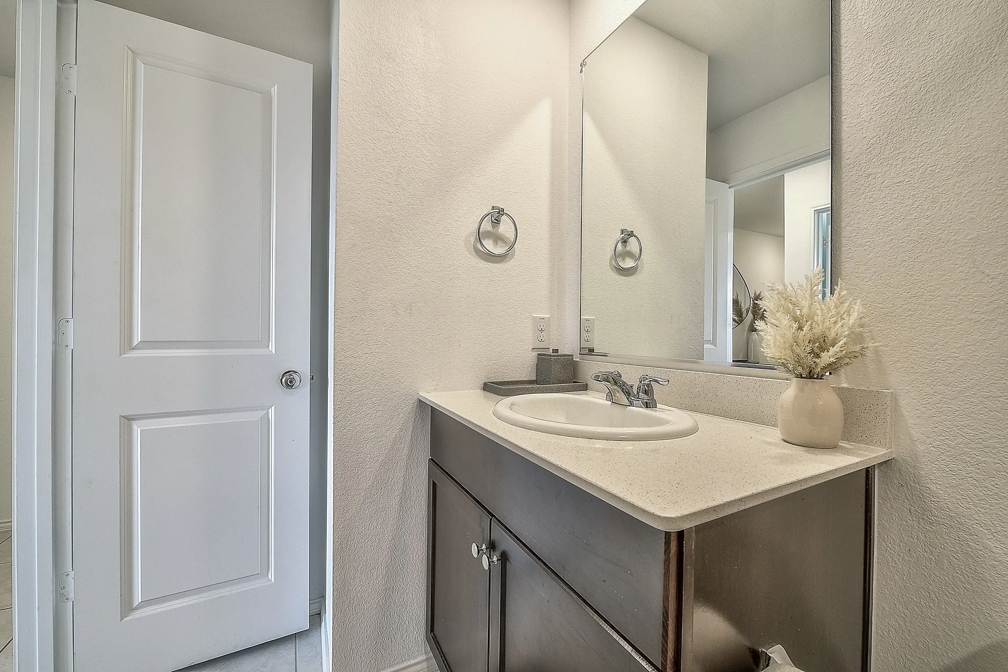 Single Family Residence For Sale in Denton County , 336 Dry Canyon Way, Fort Worth, Texas 76052, 3 Bedroom, 2 Bathroom, 2 Garage spaces, 1,268 Sqft, built in 2022, mls#21356069, Real Estate Agent in Fort Worth, Homes For Sale in Denton county, Homes For Sale in Fort Worth, Realtor in Fort Worth Texas, Real Estate Brokerage Independent Realty Texas, Luminita Cordes Realtor