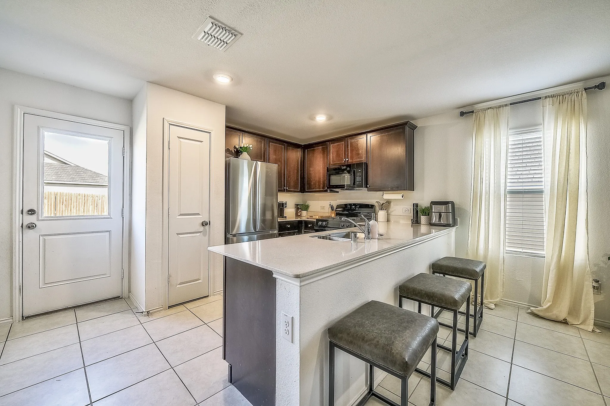 Single Family Residence For Sale in Denton County , 336 Dry Canyon Way, Fort Worth, Texas 76052, 3 Bedroom, 2 Bathroom, 2 Garage spaces, 1,268 Sqft, built in 2022, mls#21356069, Real Estate Agent in Fort Worth, Homes For Sale in Denton county, Homes For Sale in Fort Worth, Realtor in Fort Worth Texas, Real Estate Brokerage Independent Realty Texas, Luminita Cordes Realtor